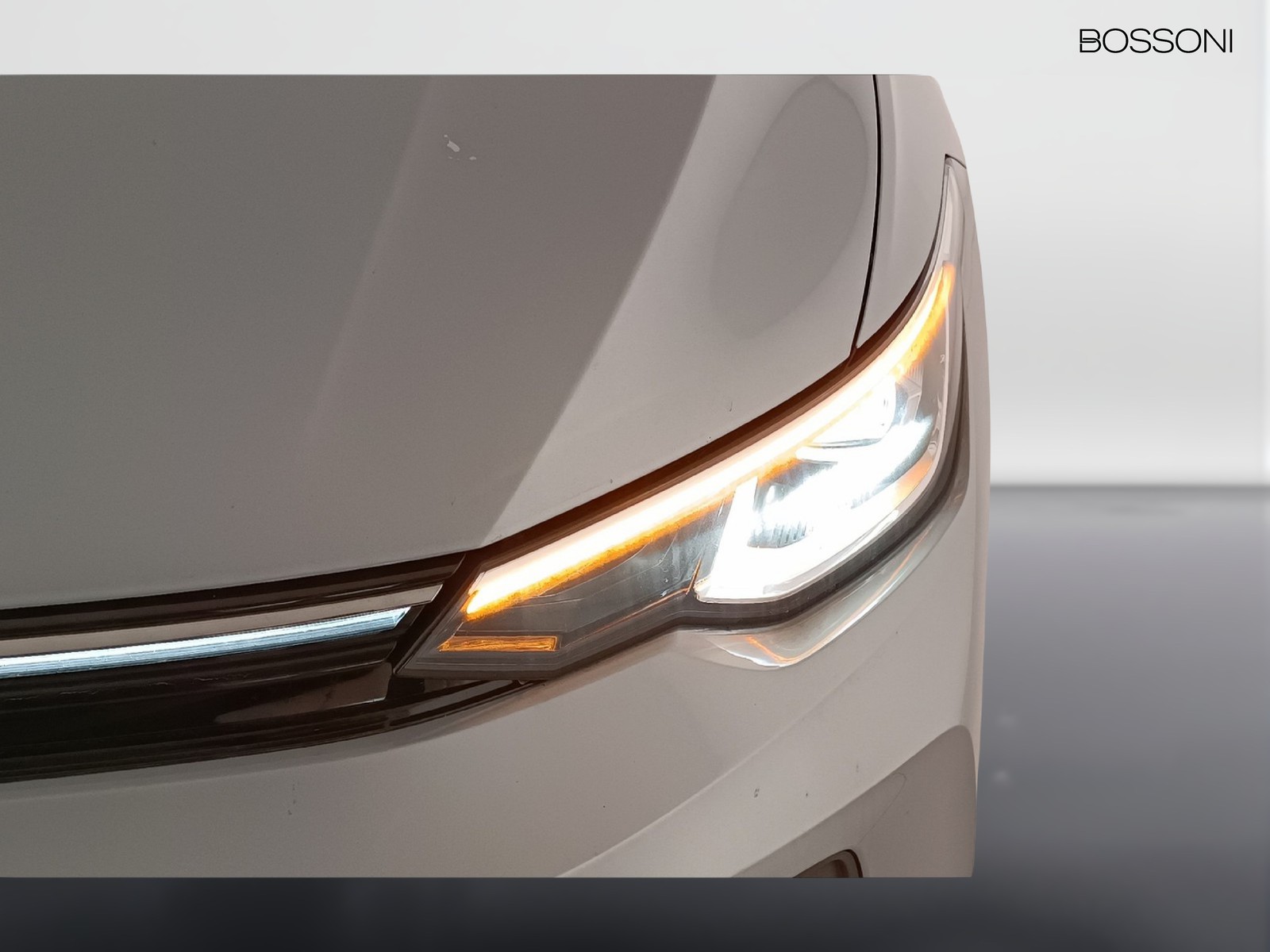 41 - Volkswagen Golf 2.0 tdi scr 150cv style dsg