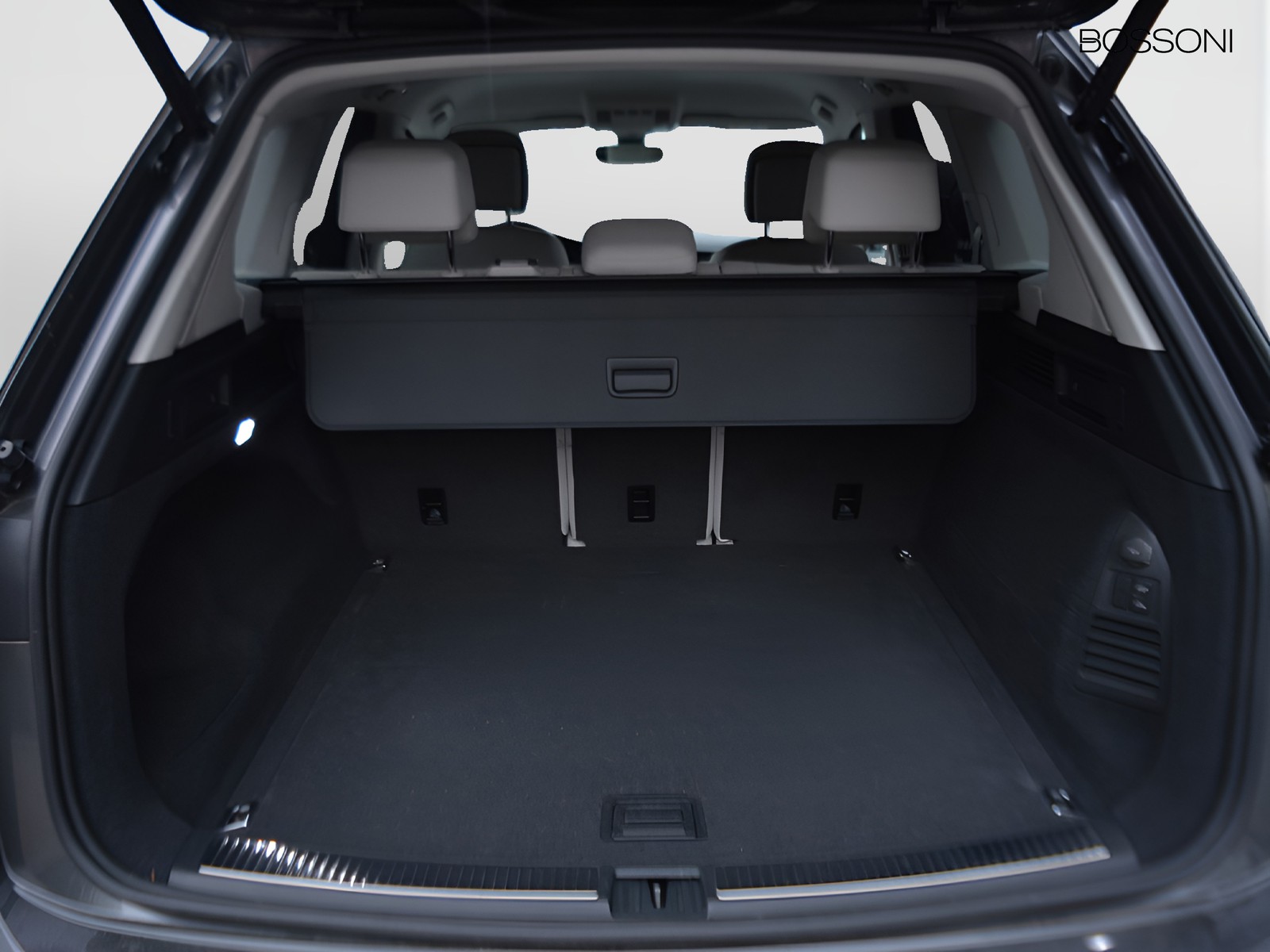 14 - Volkswagen Touareg 3.0 v6 tdi scr 231cv elegance 4motion tiptronic