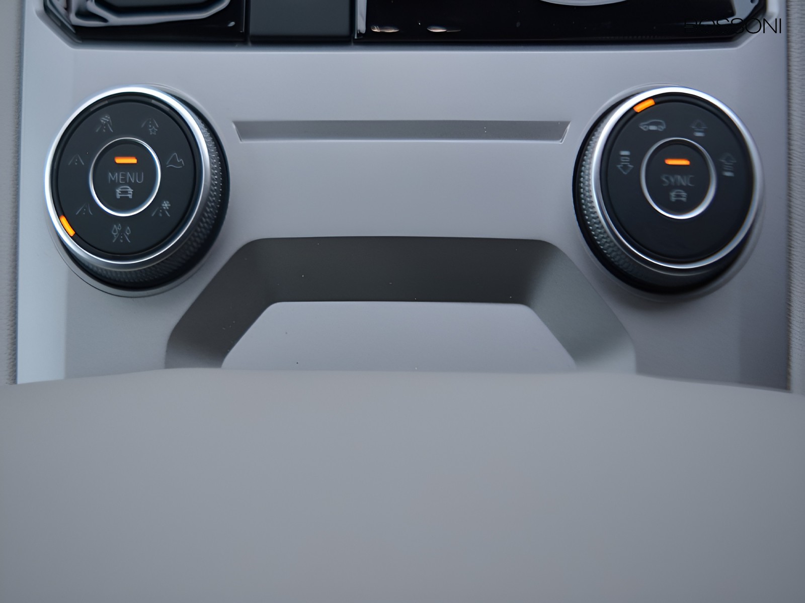 20 - Volkswagen Touareg 3.0 v6 tdi scr 231cv elegance 4motion tiptronic