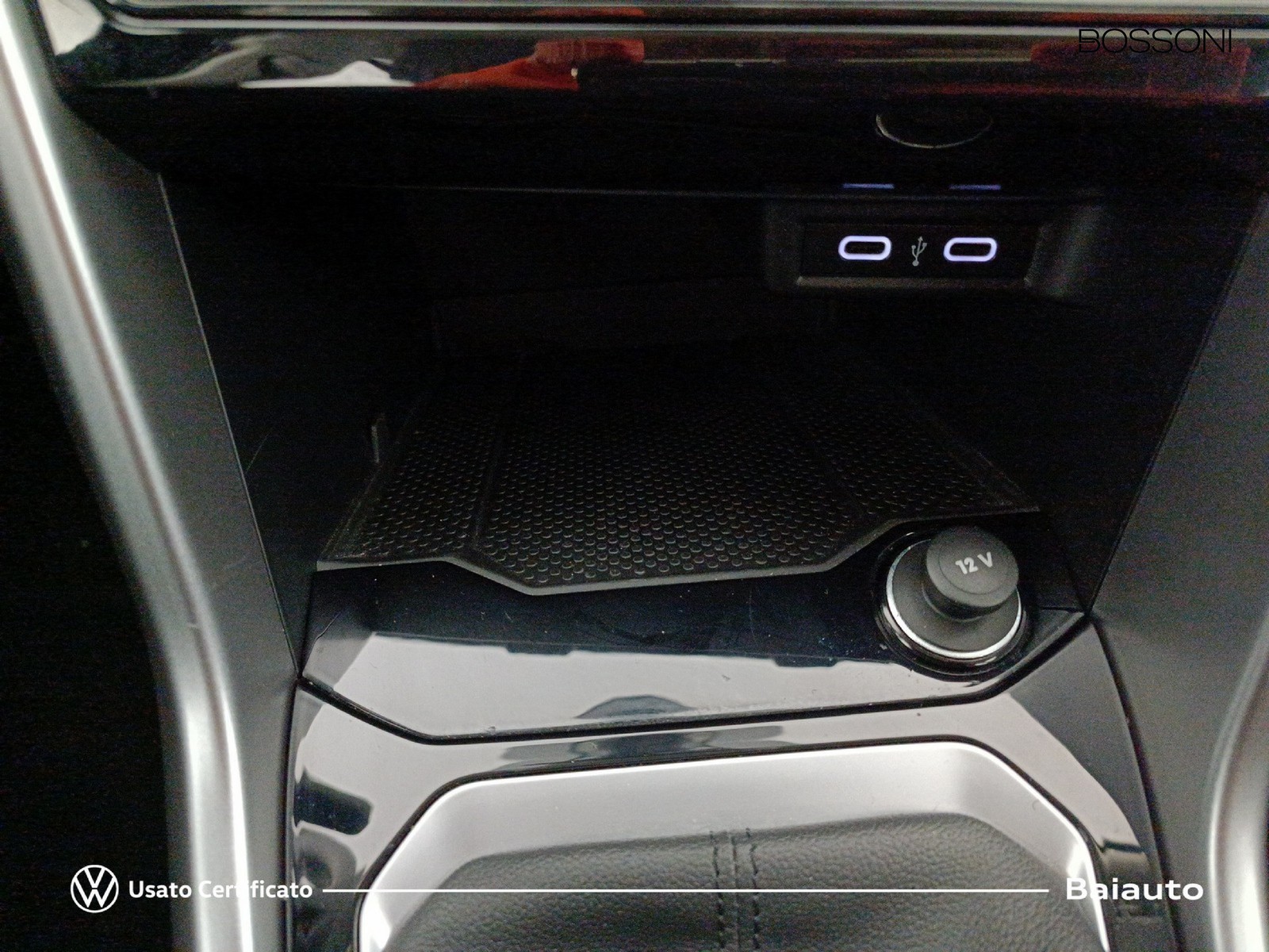 12 - Volkswagen T-Roc 2.0 tdi scr 115cv style