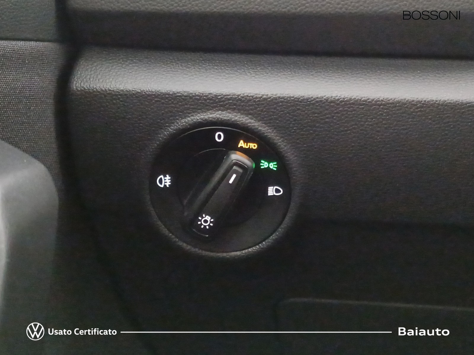 17 - Volkswagen T-Roc 2.0 tdi scr 115cv style