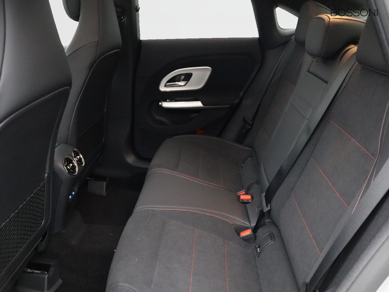 8 - Mercedes CLA 200 advanced plus 4matic auto