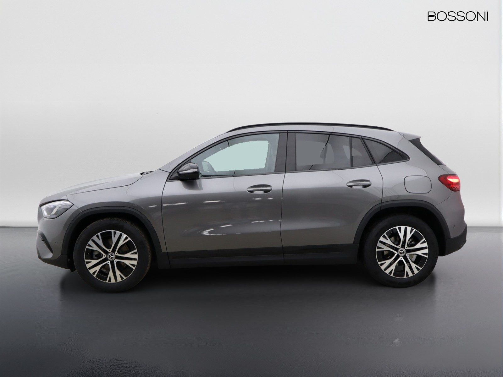 3 - Mercedes GLA 180 d progressive advanced 8g-dct