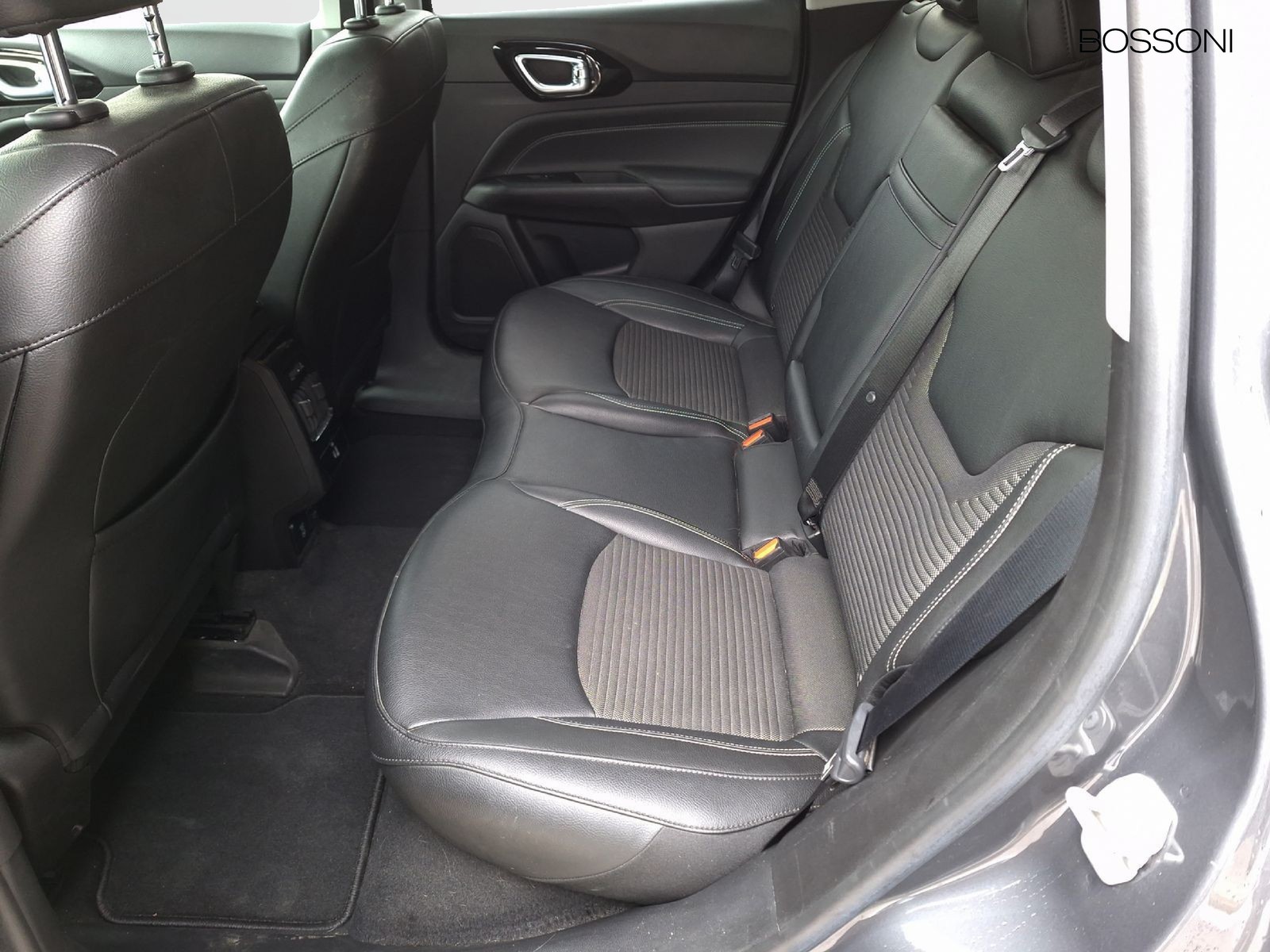 12 - Jeep Compass 1.3 turbo t4 phev limited 4xe at6