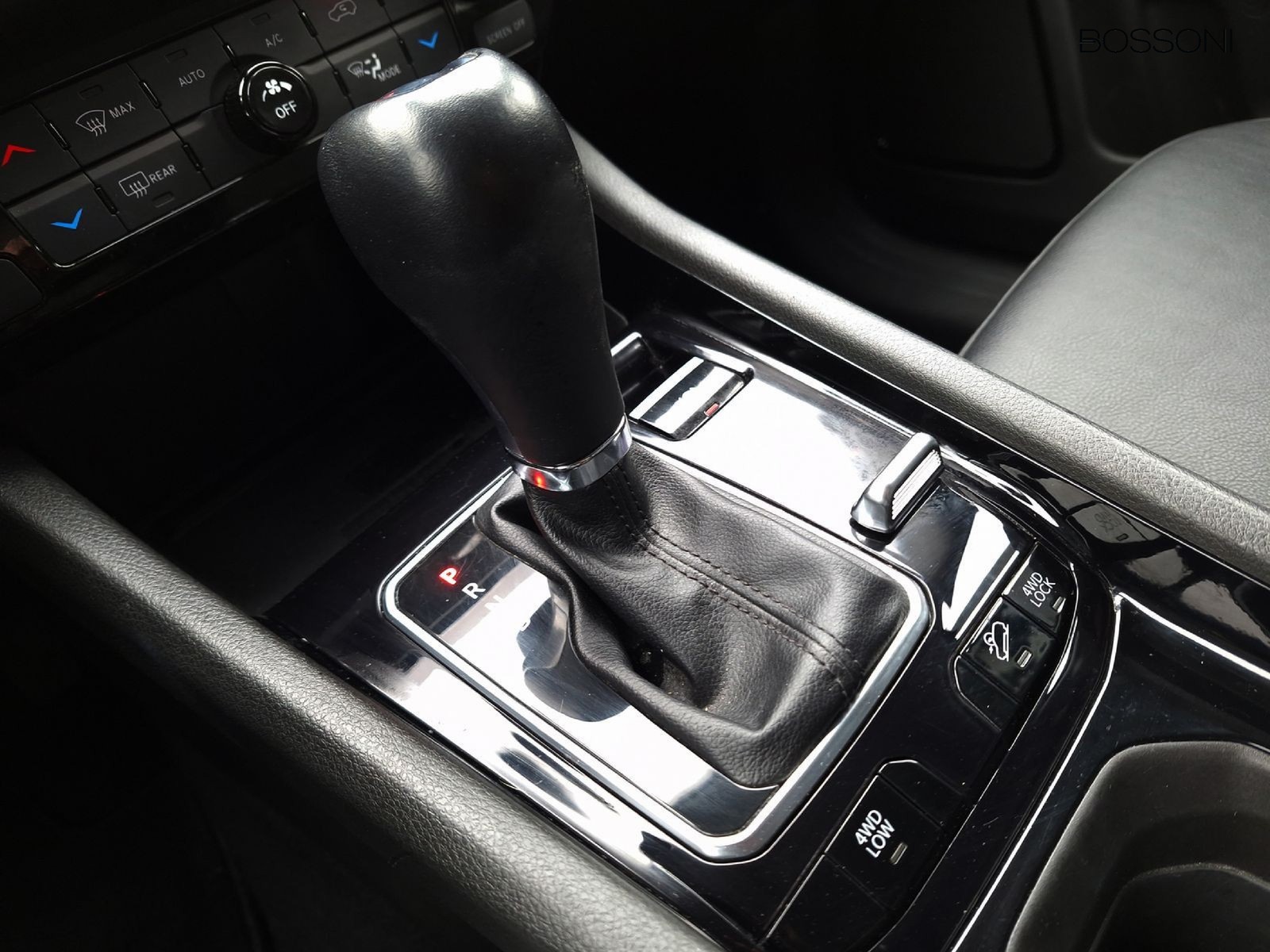 18 - Jeep Compass 1.3 turbo t4 phev limited 4xe at6