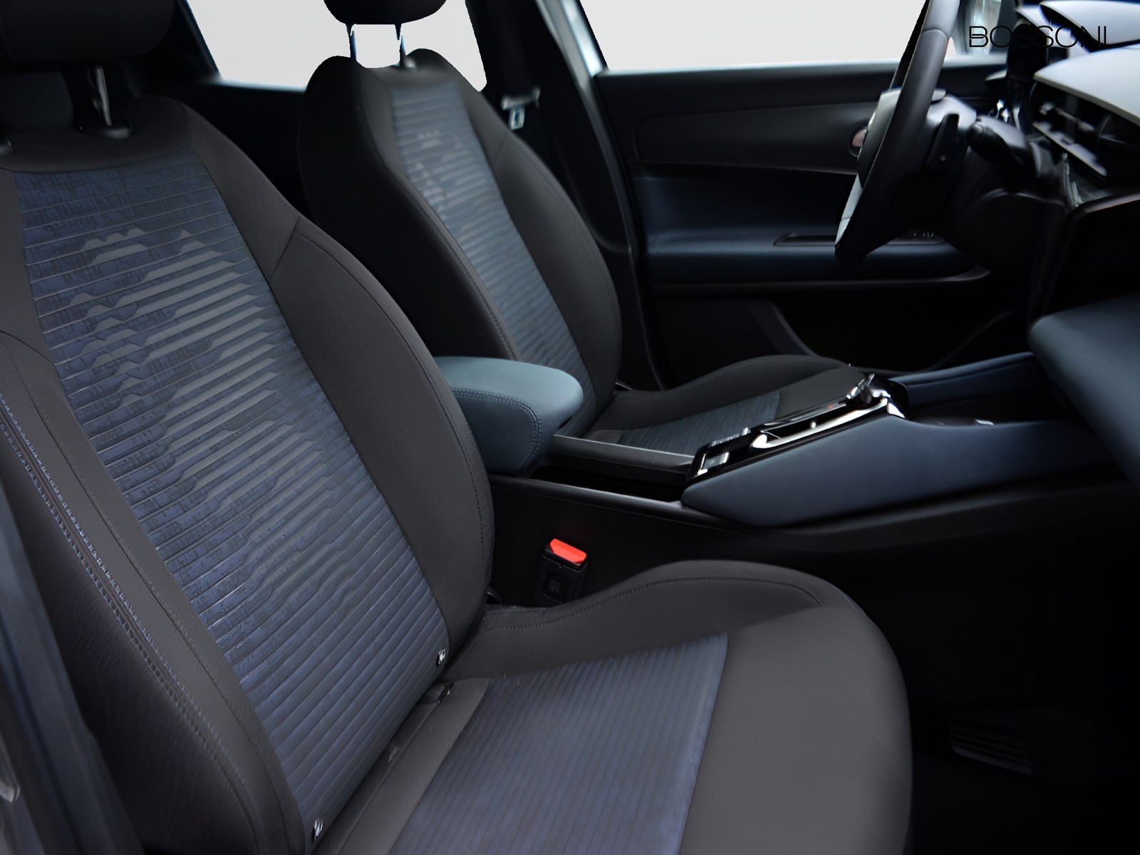 5 - Alfa Romeo Junior 1.2 hybrid 145cv ibrida edct6