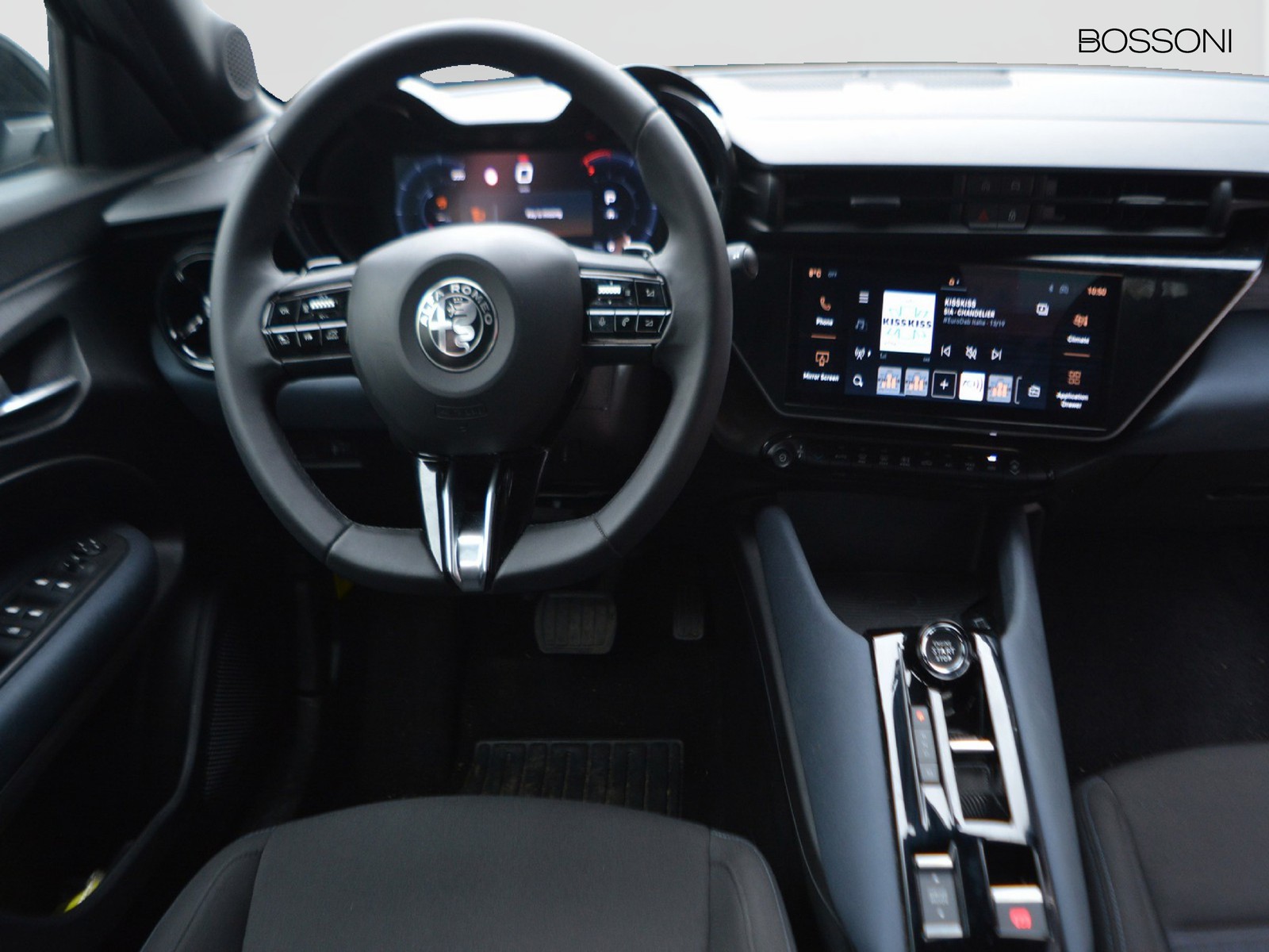 9 - Alfa Romeo Junior 1.2 hybrid 145cv ibrida edct6