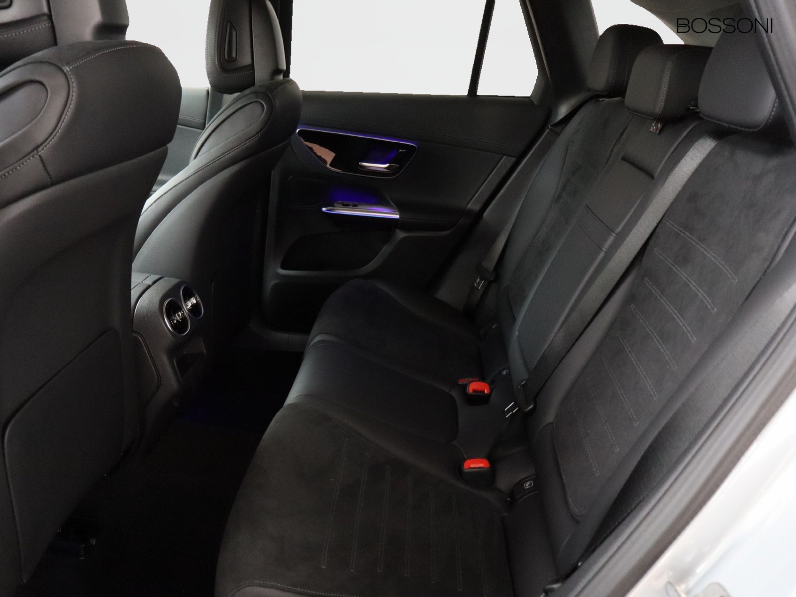 8 - Mercedes GLC suv 220 d amg line premium 4matic 9g-tronic