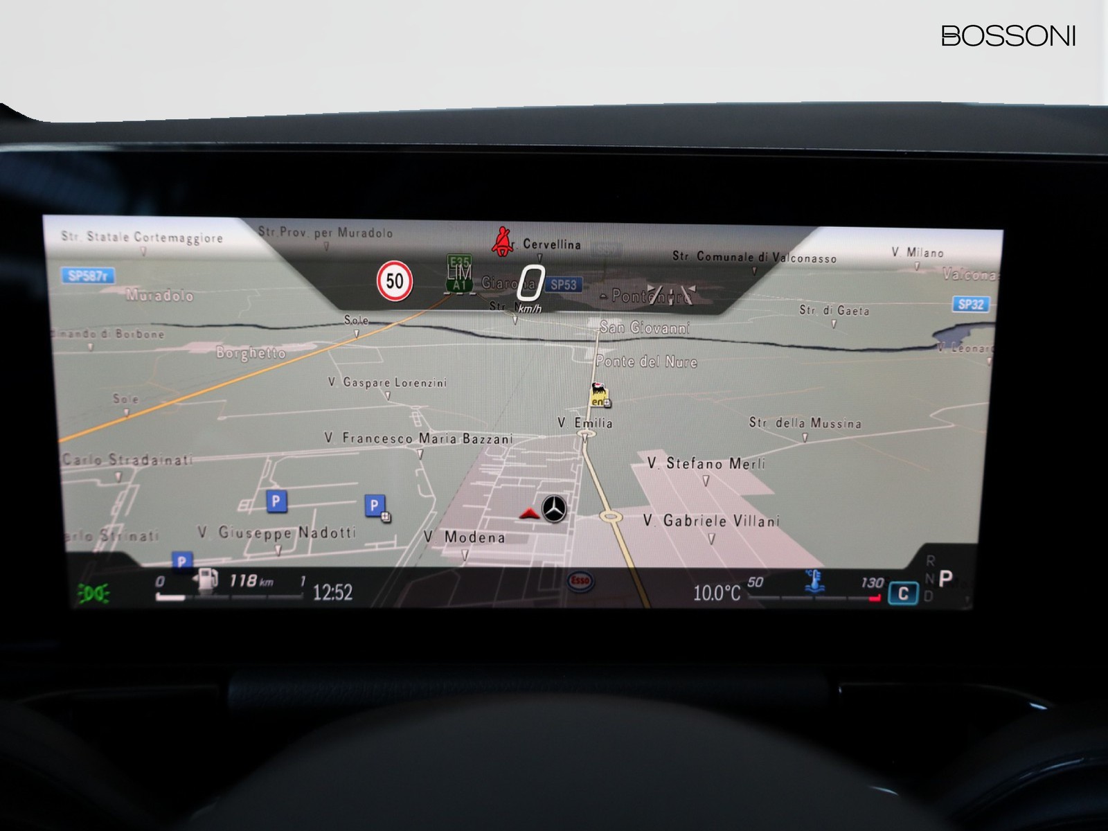 16 - Mercedes GLA 200 d amg line premium 4matic 8g-dct