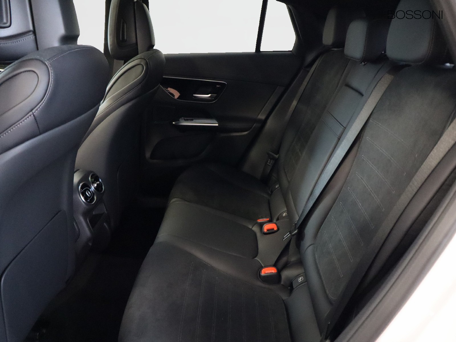 8 - Mercedes GLC coupe 220 d amg line premium 4matic 9g-tronic