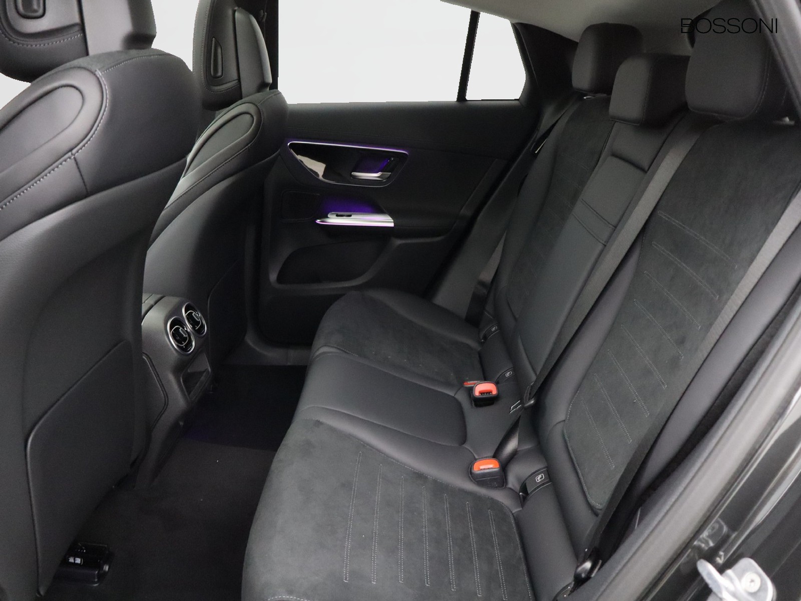 8 - Mercedes GLC coupe 300 de plug in hybrid amg line premium tech 4matic 9g-tronic