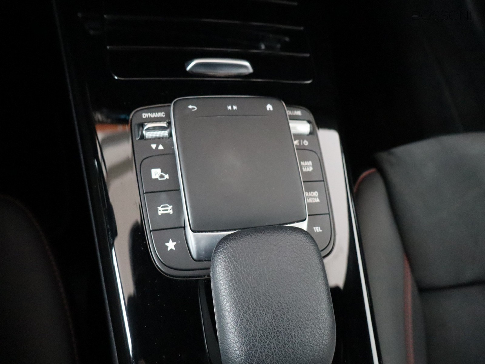 14 - Mercedes Classe A 250 e plug in hybrid (e eq-power) premium 8g-dct