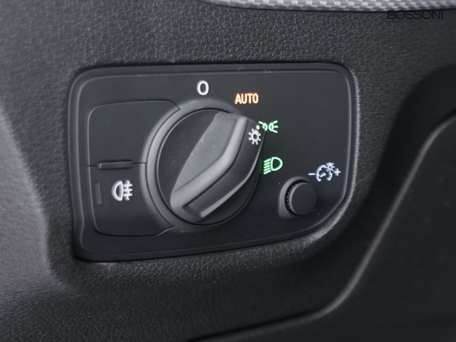 11 - Audi Q2 30 2.0 tdi admired advanced s tronic