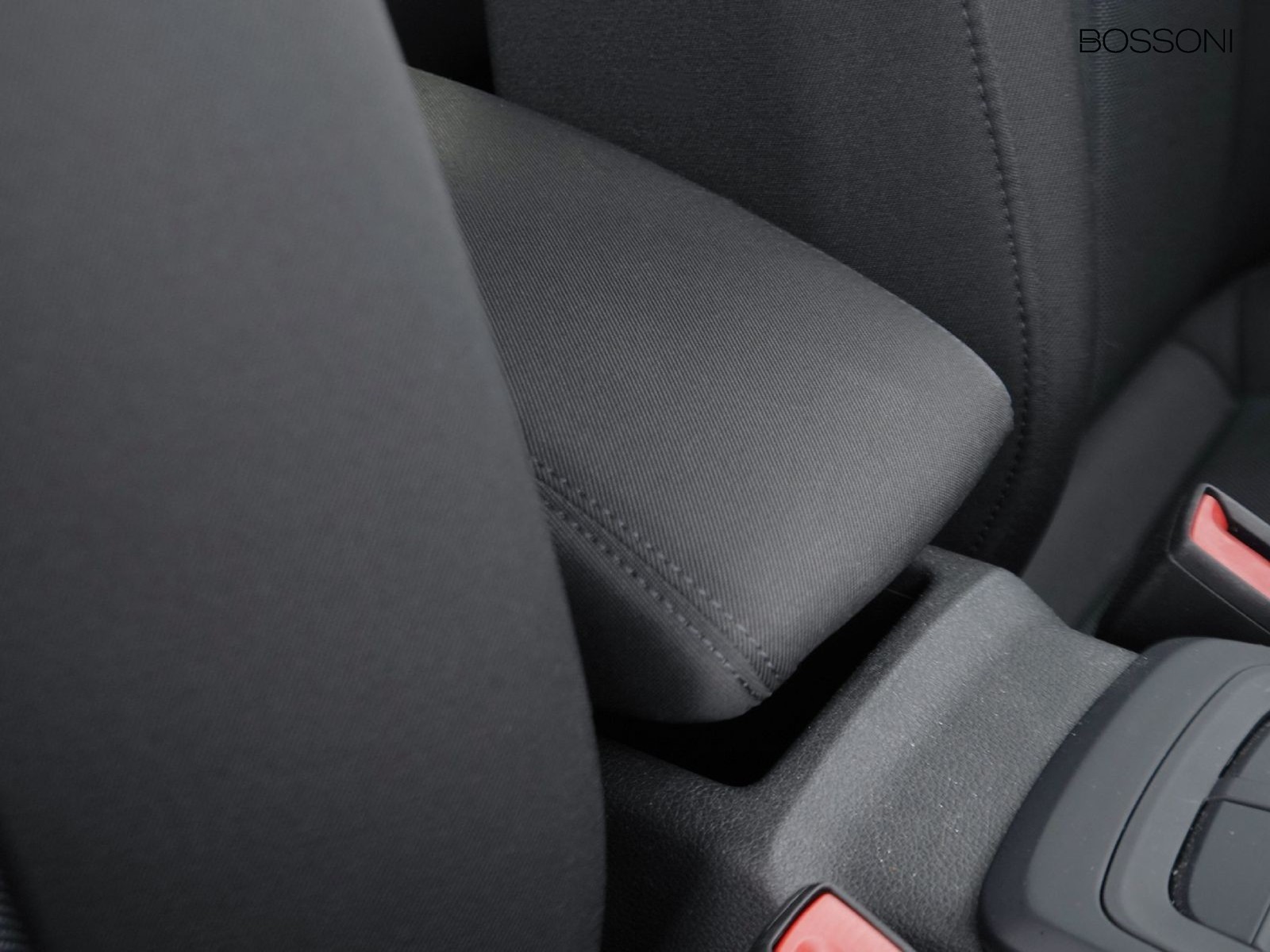 17 - Audi Q2 30 2.0 tdi admired advanced s tronic