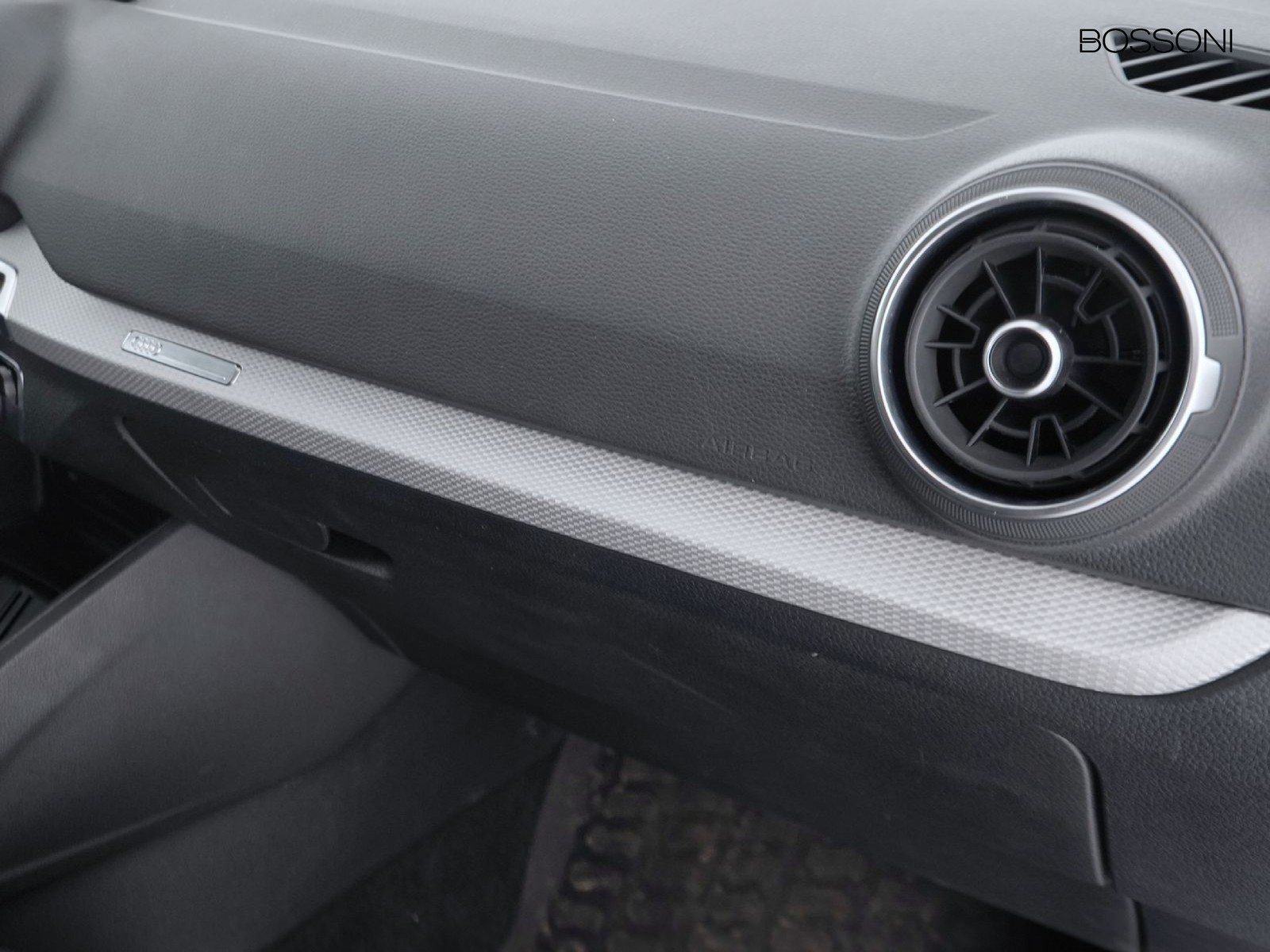 18 - Audi Q2 30 2.0 tdi admired advanced s tronic