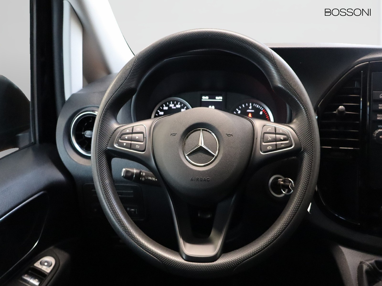 16 - Mercedes Vans Vito 116 cdi long mixto pro my20