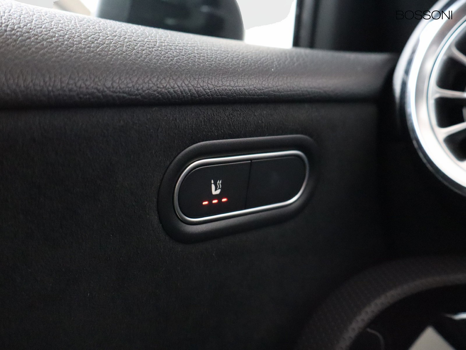 15 - Mercedes Classe A 250 e plug-in-hybrid amg line advanced plus speedshift dct amg 8g