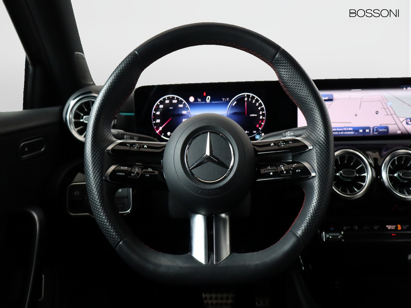 17 - Mercedes Classe A 250 e plug-in-hybrid amg line advanced plus speedshift dct amg 8g