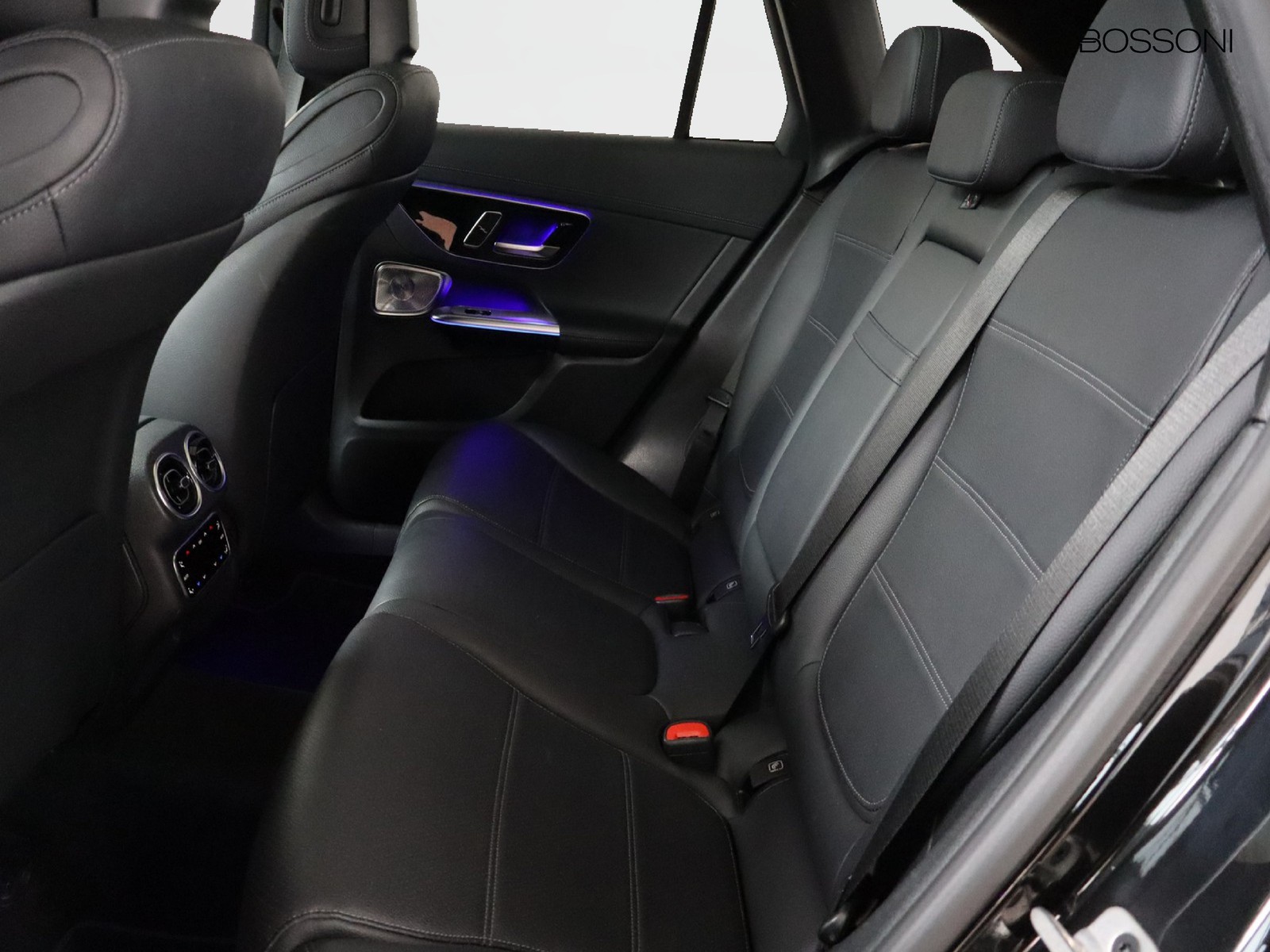 8 - Mercedes GLC suv 400 e premium plus 4matic 9g-tronic