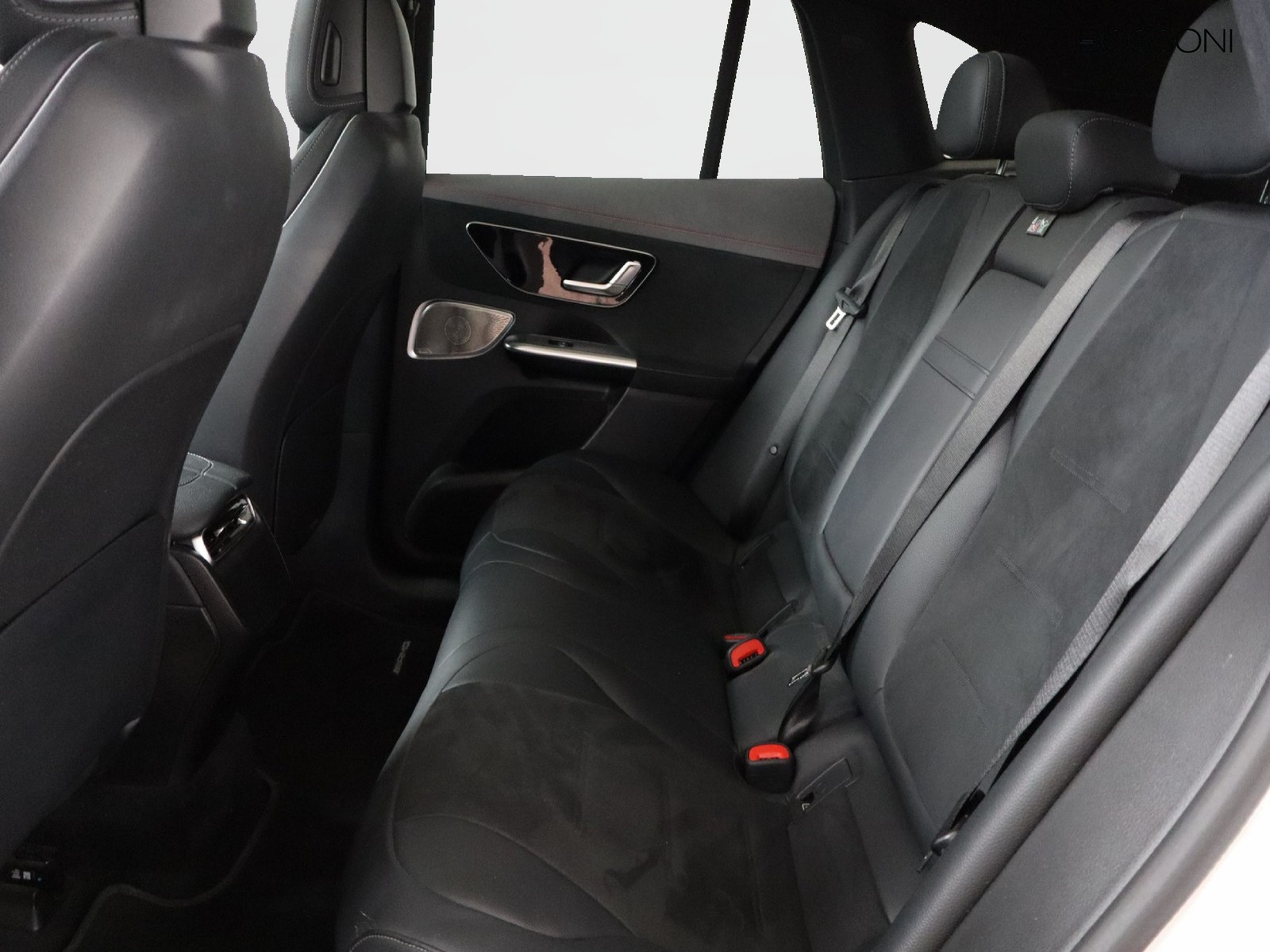 8 - Mercedes EQE suv 350 amg line premium 4matic