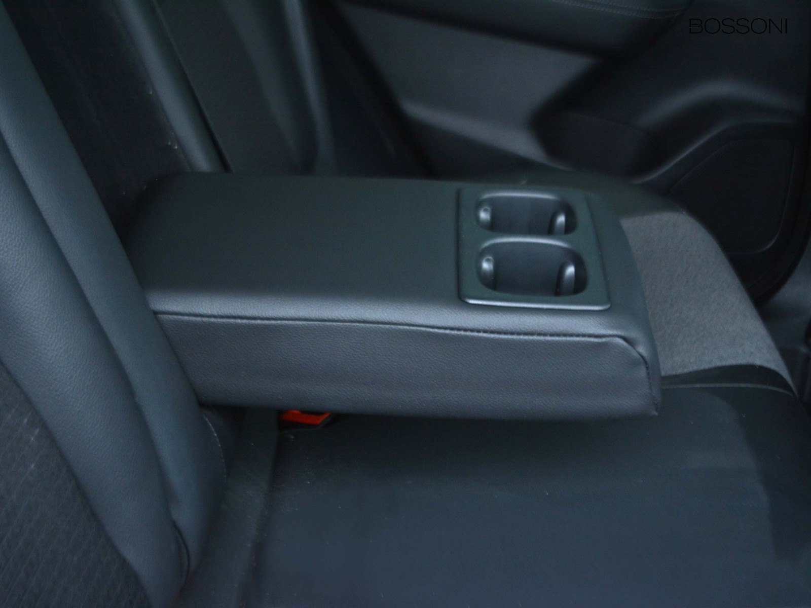 6 - Nissan Qashqai 1.3 mild hybrid 140cv n-connecta 2wd