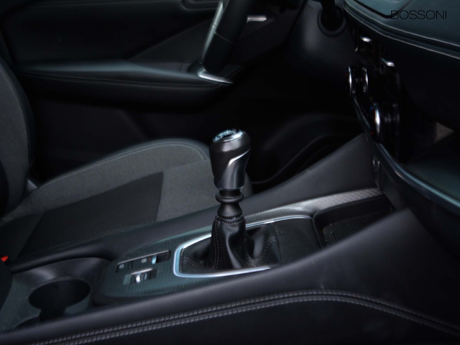 12 - Nissan Qashqai 1.3 mild hybrid 140cv n-connecta 2wd