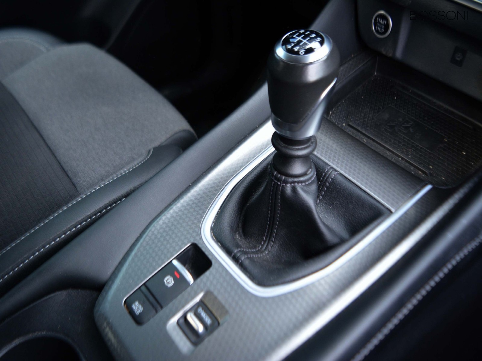 16 - Nissan Qashqai 1.3 mild hybrid 140cv n-connecta 2wd