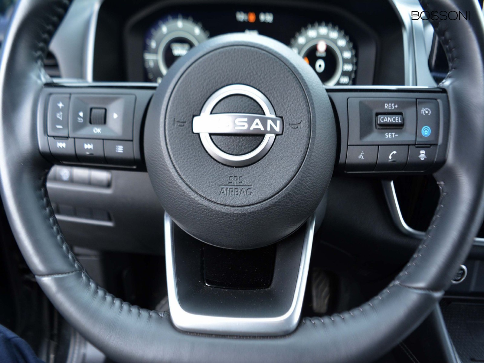 16 - Nissan Qashqai 1.3 mild hybrid 140cv n-connecta 2wd