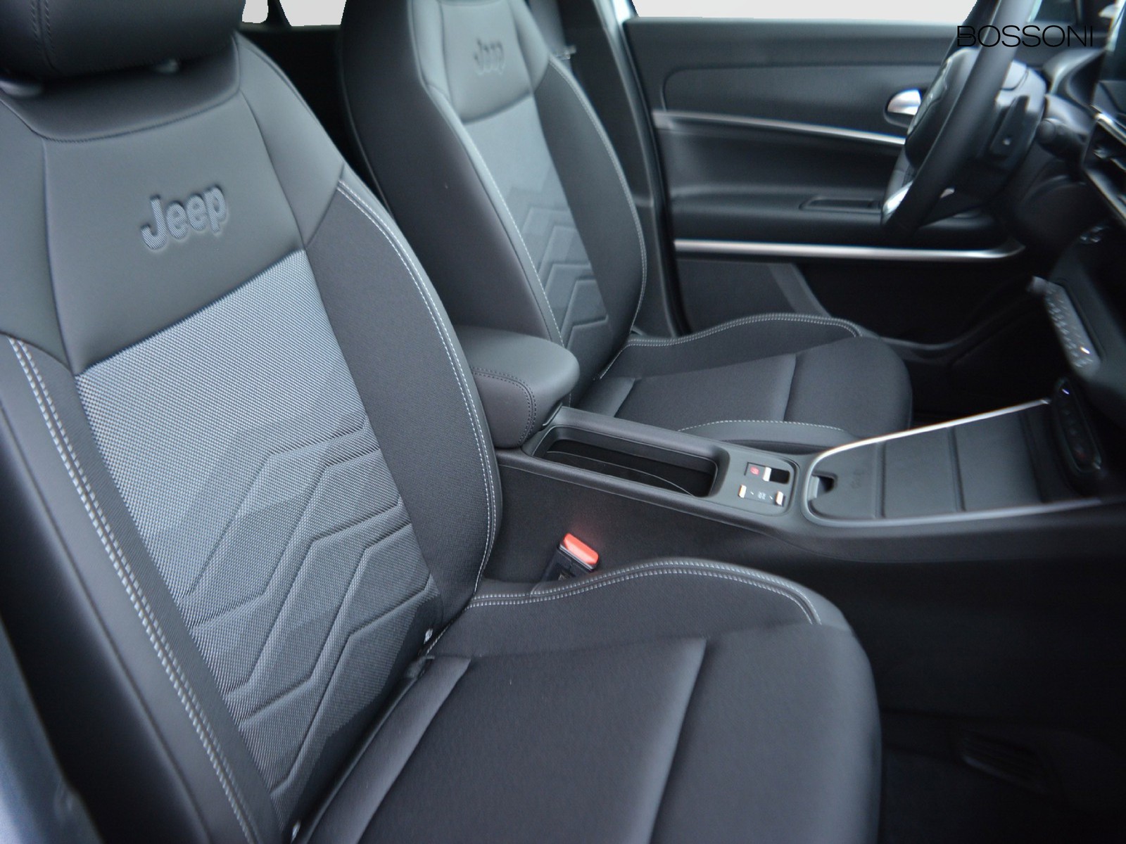 5 - Jeep Avenger 1.2 turbo e-hybrid mhev 110cv summit fwd edct6