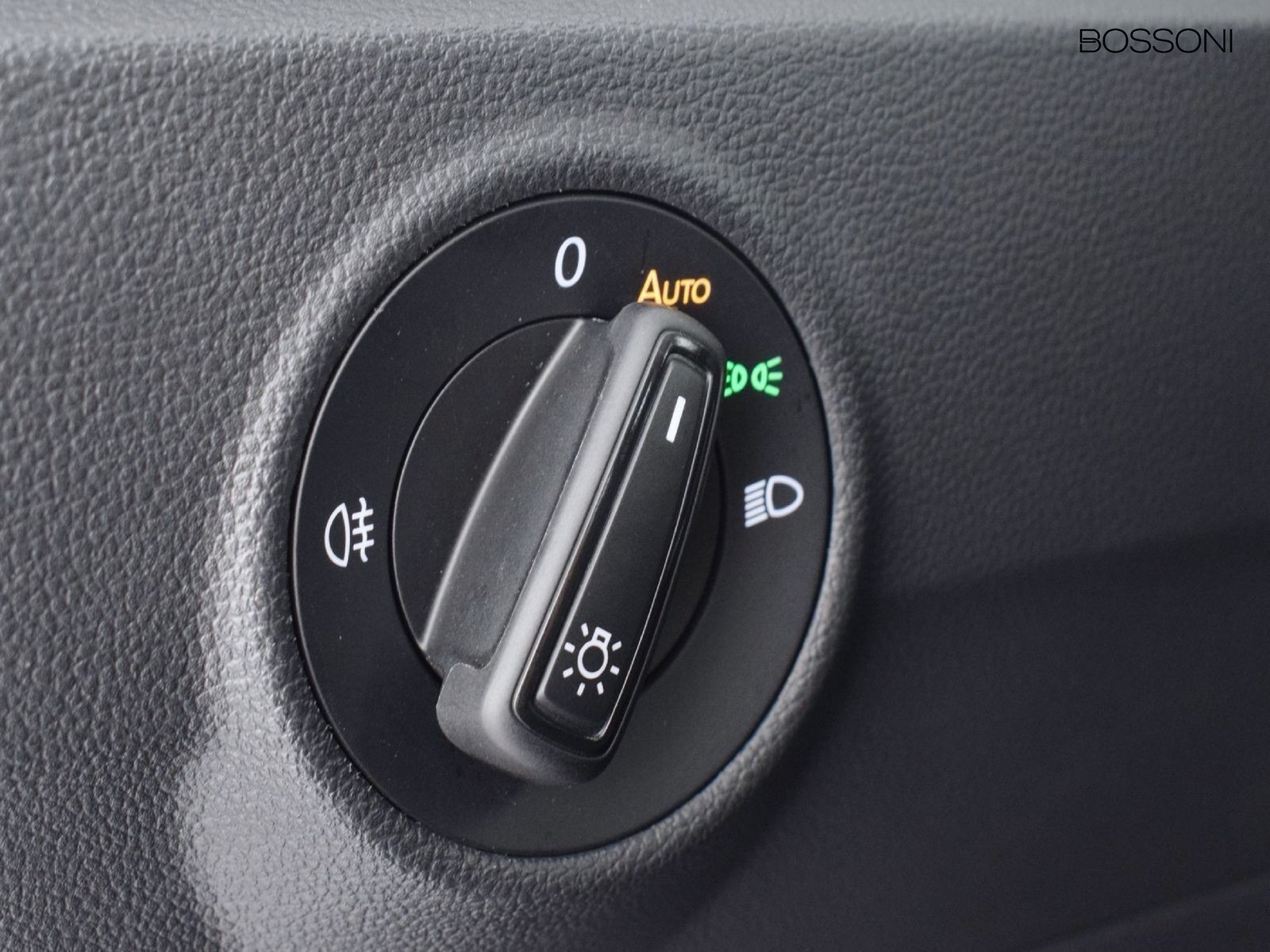 16 - Volkswagen T-Roc 2.0 tdi scr 115cv life