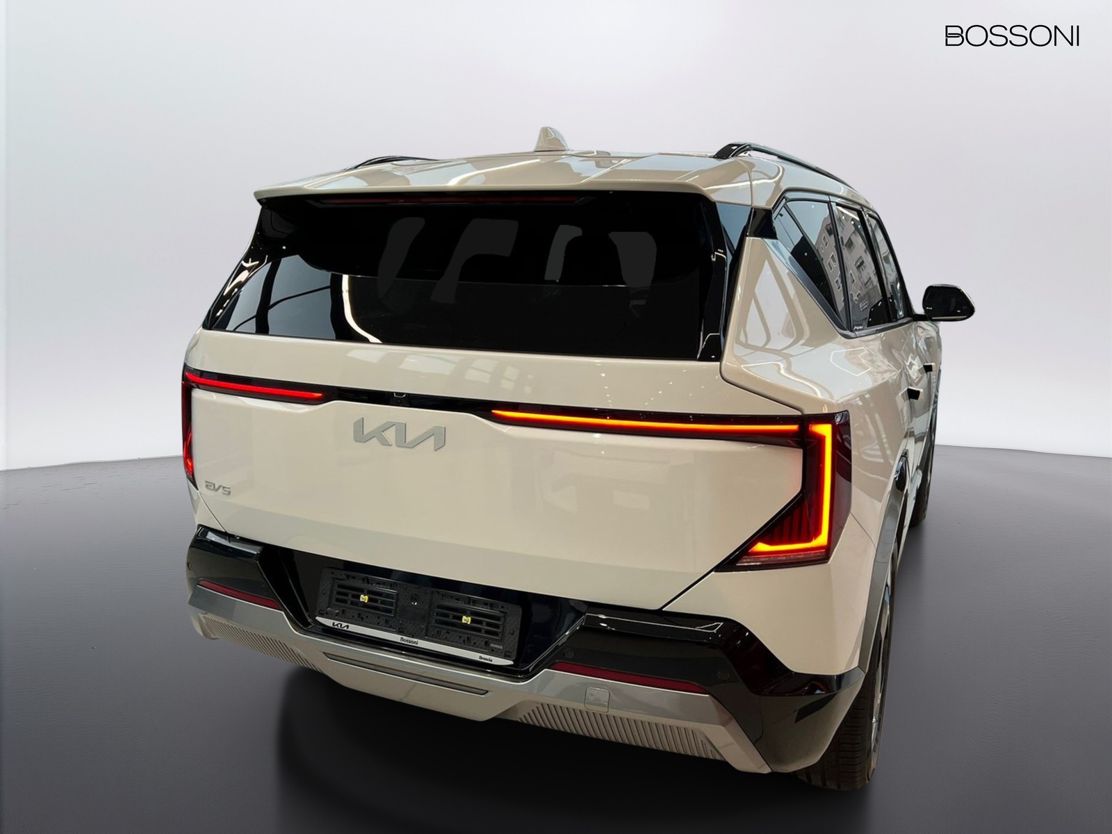 4 - Kia EV5 81,4 kwh earth