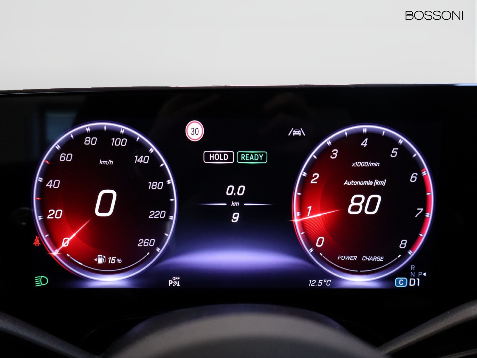 9 - Mercedes CLA 200 premium 4matic auto