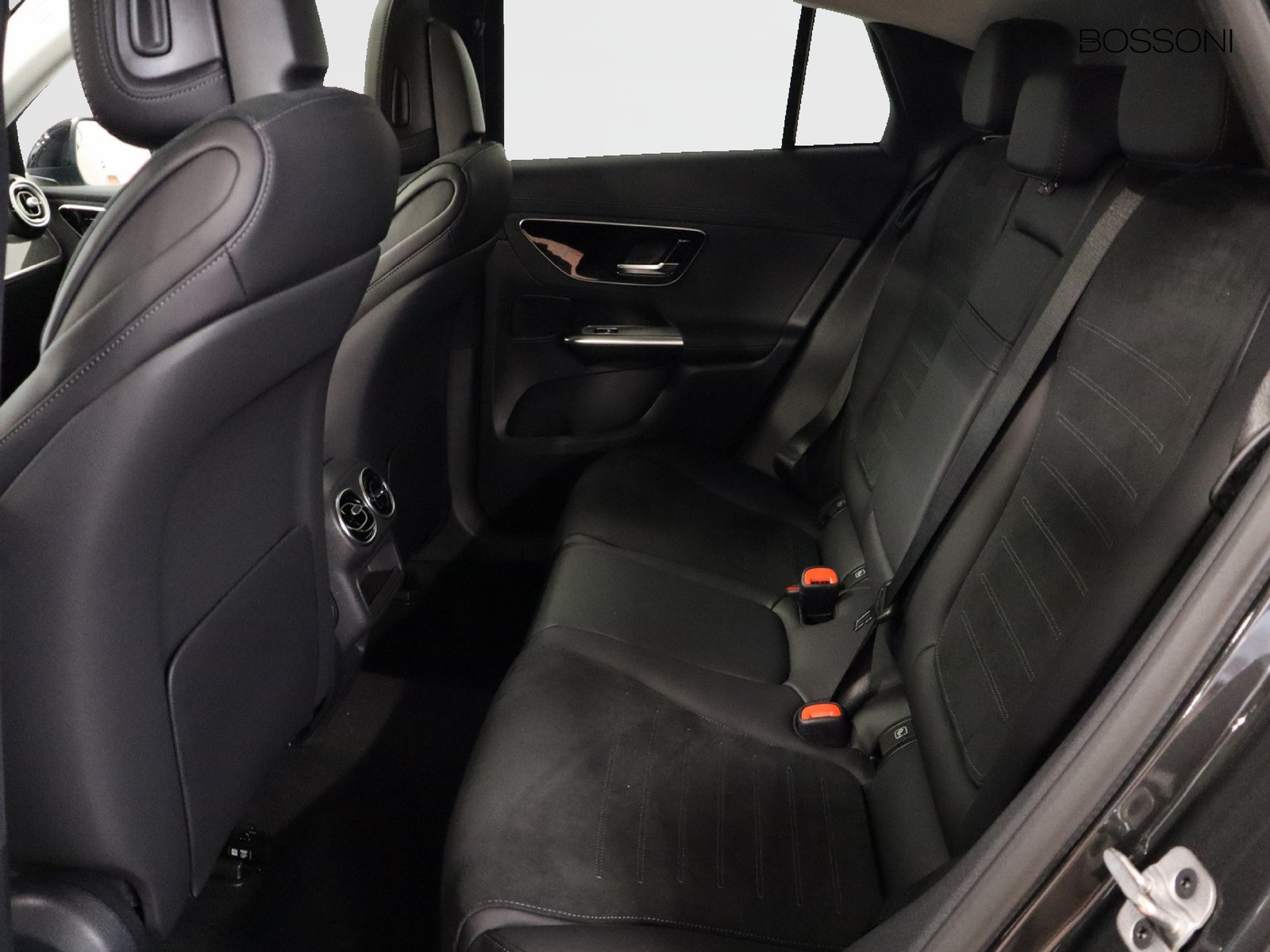 8 - Mercedes GLC coupe 220 d amg line premium 4matic 9g-tronic