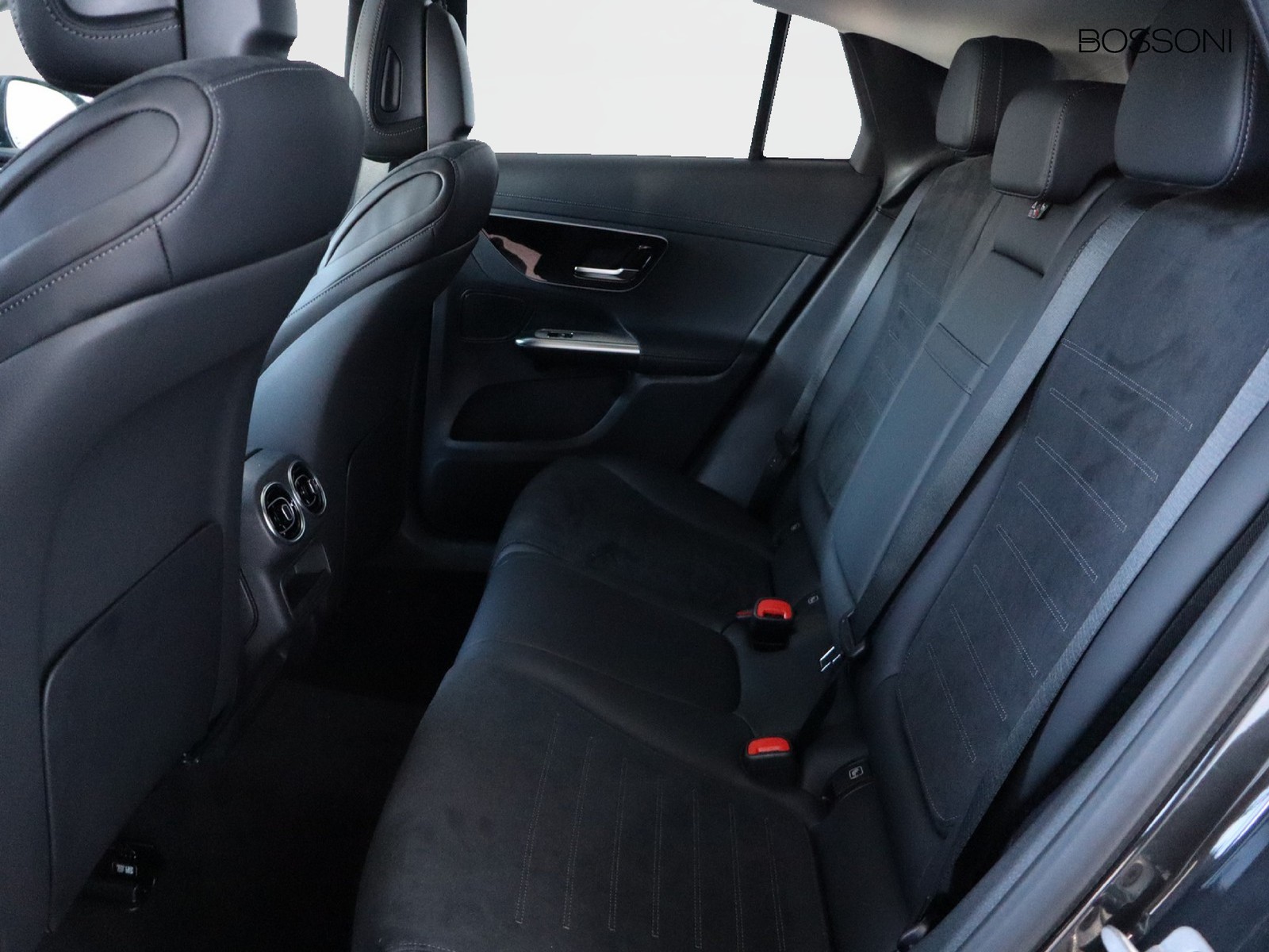8 - Mercedes GLC coupe 220 d amg line premium 4matic 9g-tronic