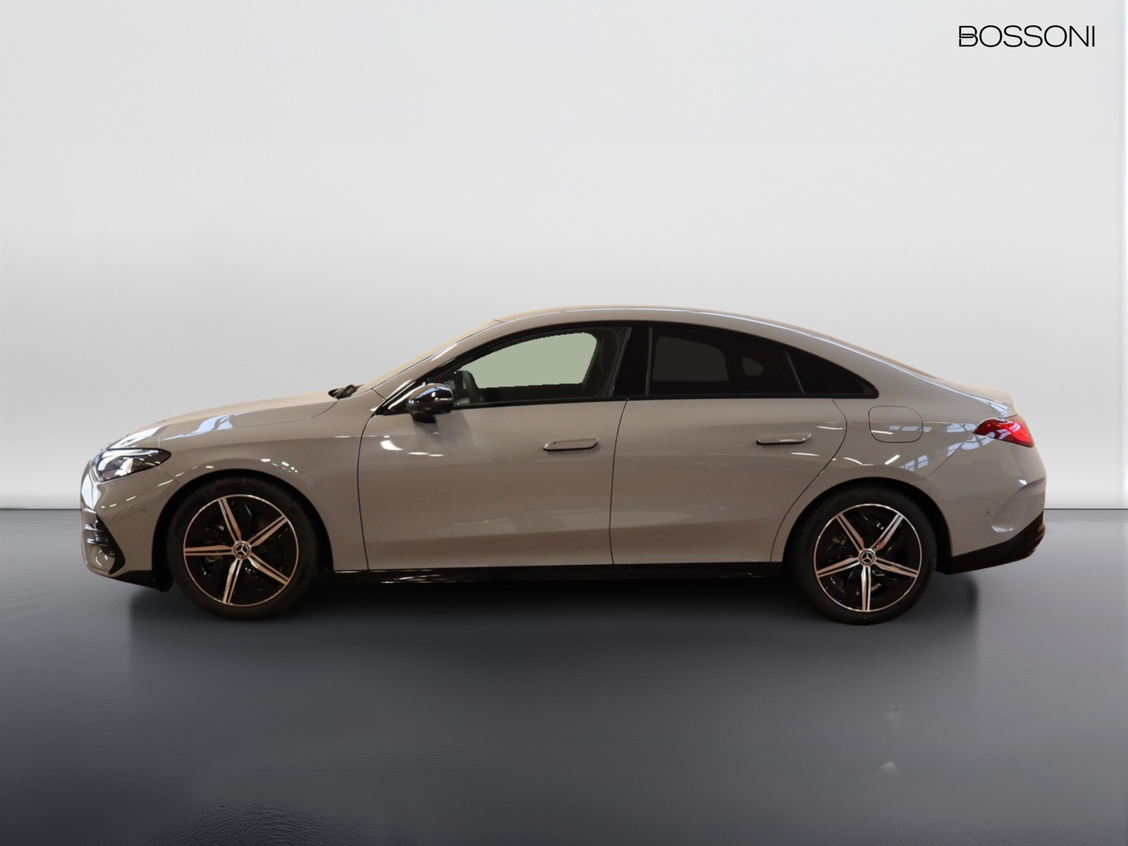 3 - Mercedes CLA 200 premium 4matic auto