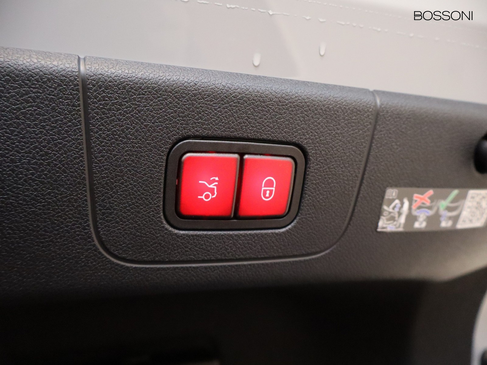 18 - Mercedes CLA 200 premium 4matic auto