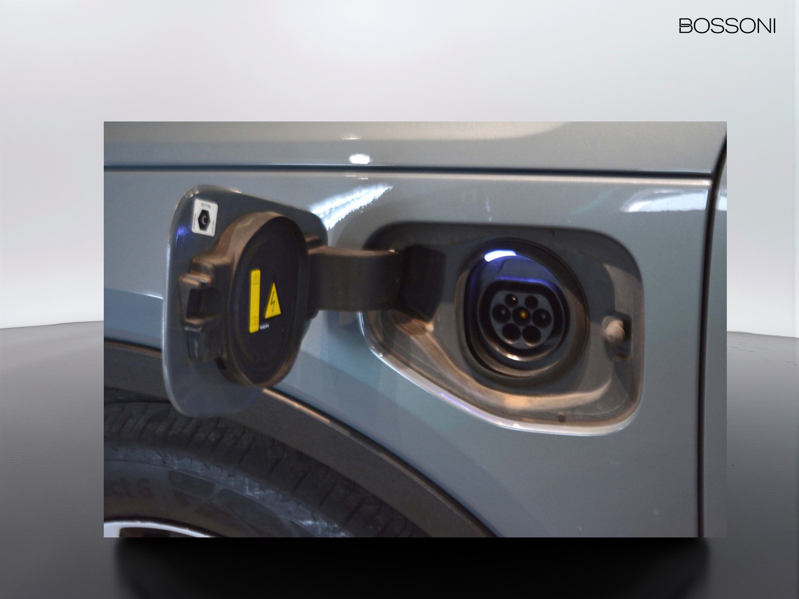 14 - Volvo XC40 1.5 t5 recharge plug-in-hybrid plus bright automatico