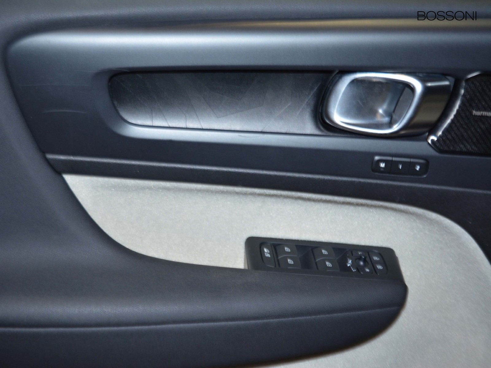 15 - Volvo XC40 1.5 t5 recharge plug-in-hybrid plus bright automatico