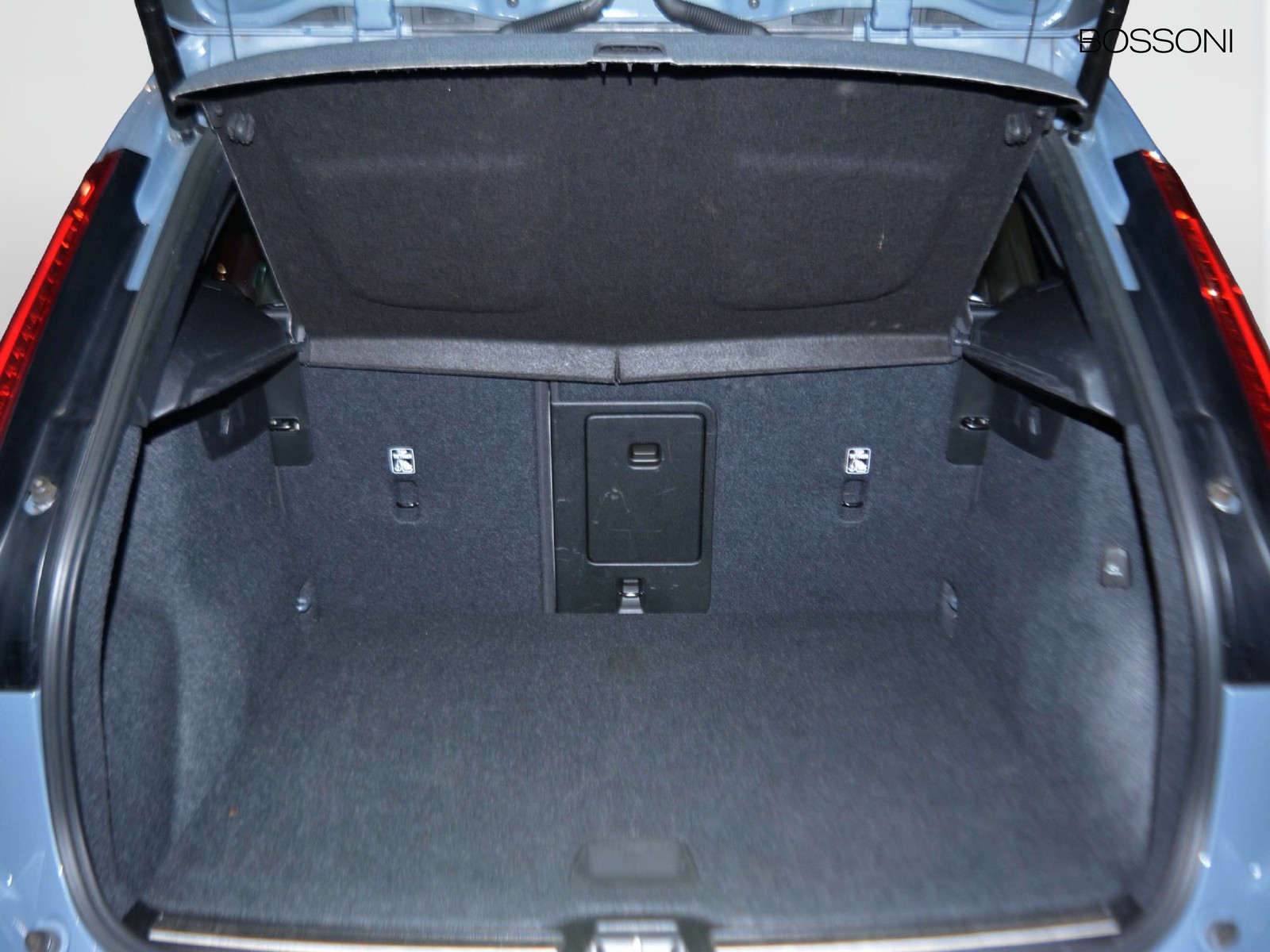 16 - Volvo XC40 1.5 t5 recharge plug-in-hybrid plus bright automatico