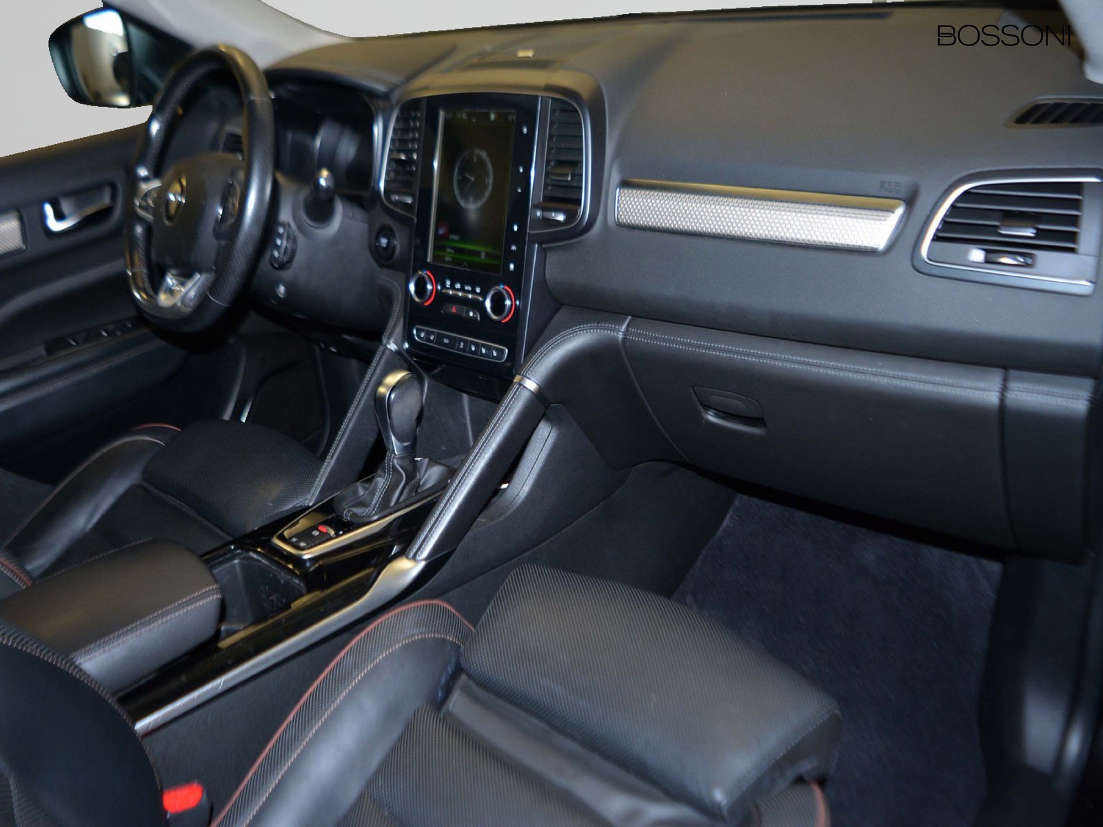 8 - Renault Koleos 2.0 blue dci initiale paris 4x4 x-tronic