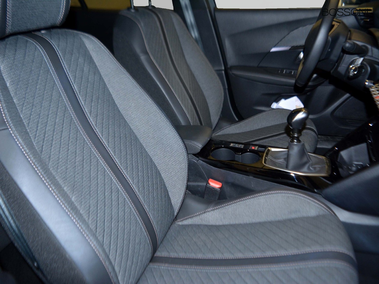 5 - Peugeot 2008 1.2 puretech 100cv allure s&s