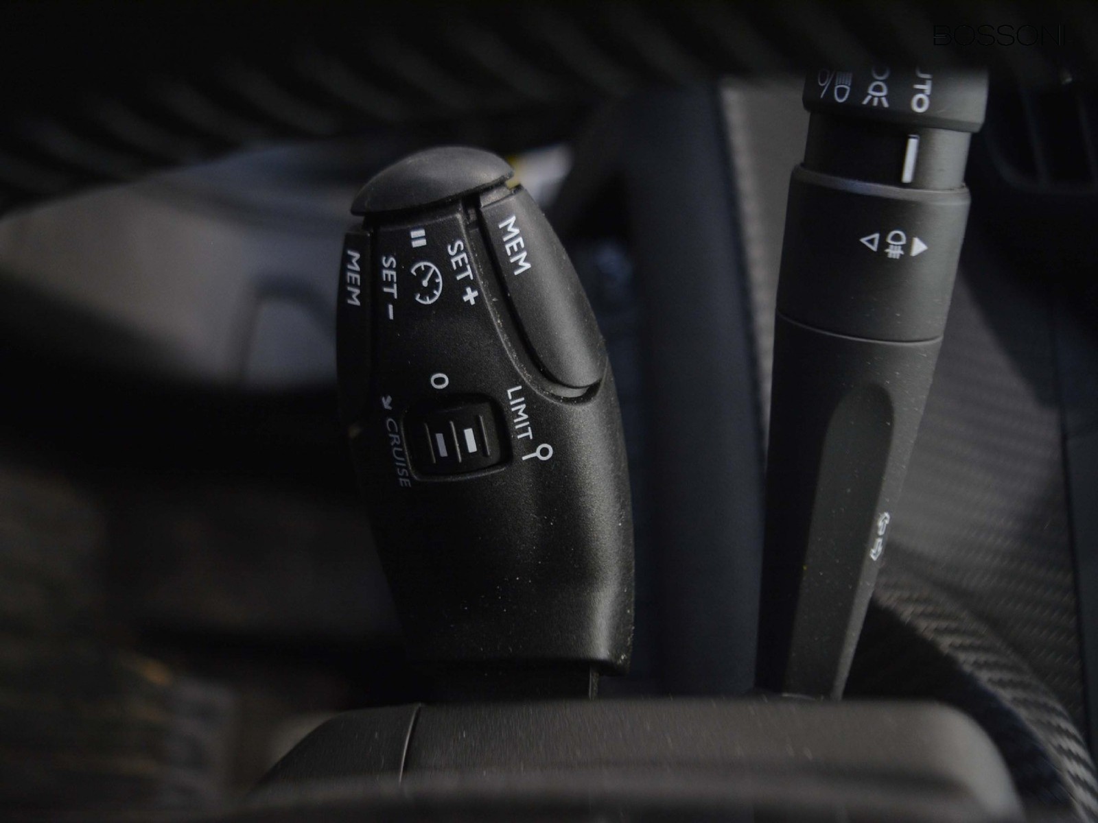 17 - Peugeot 2008 1.2 puretech 100cv allure s&s