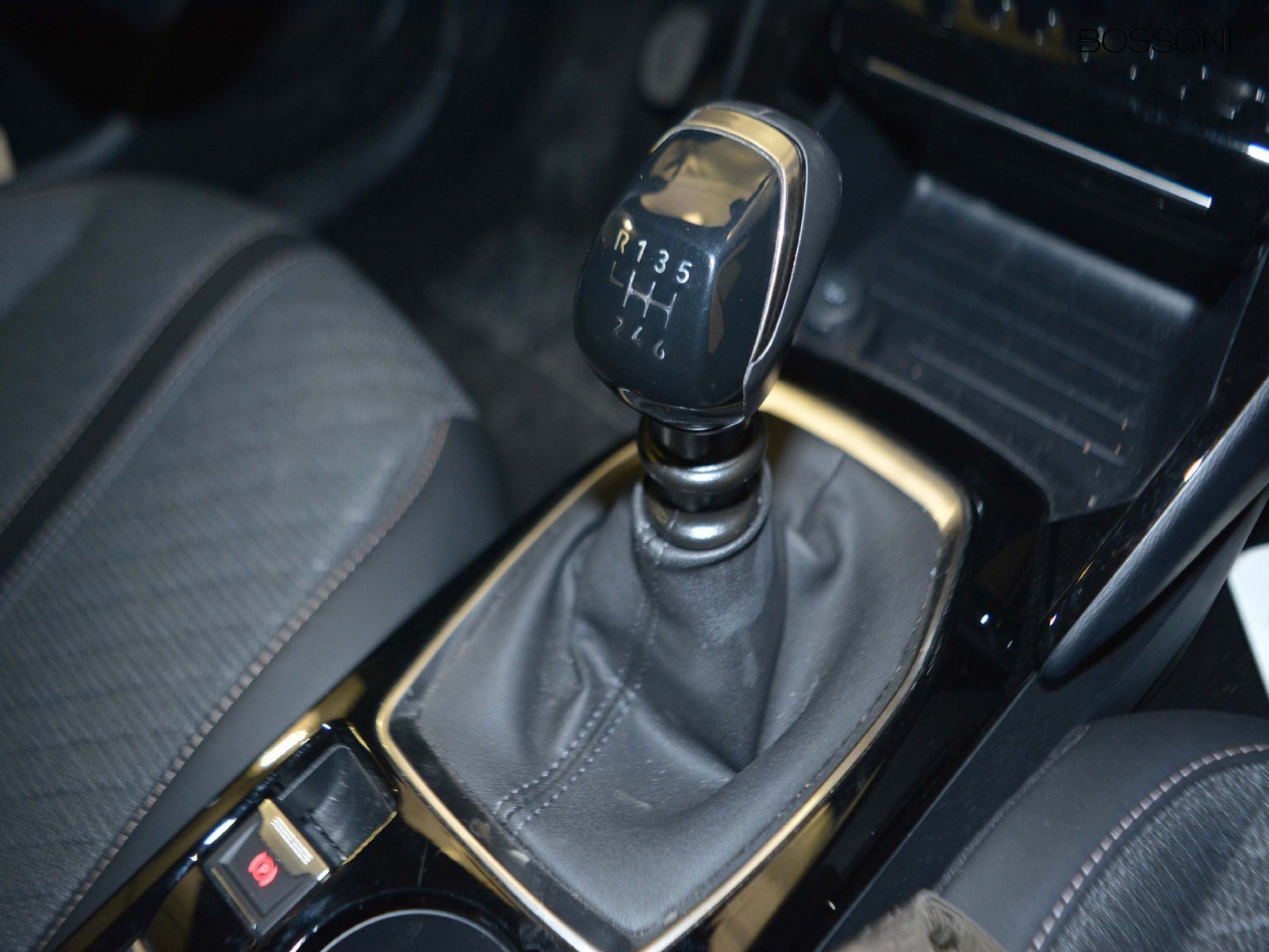 18 - Peugeot 2008 1.2 puretech 100cv allure s&s