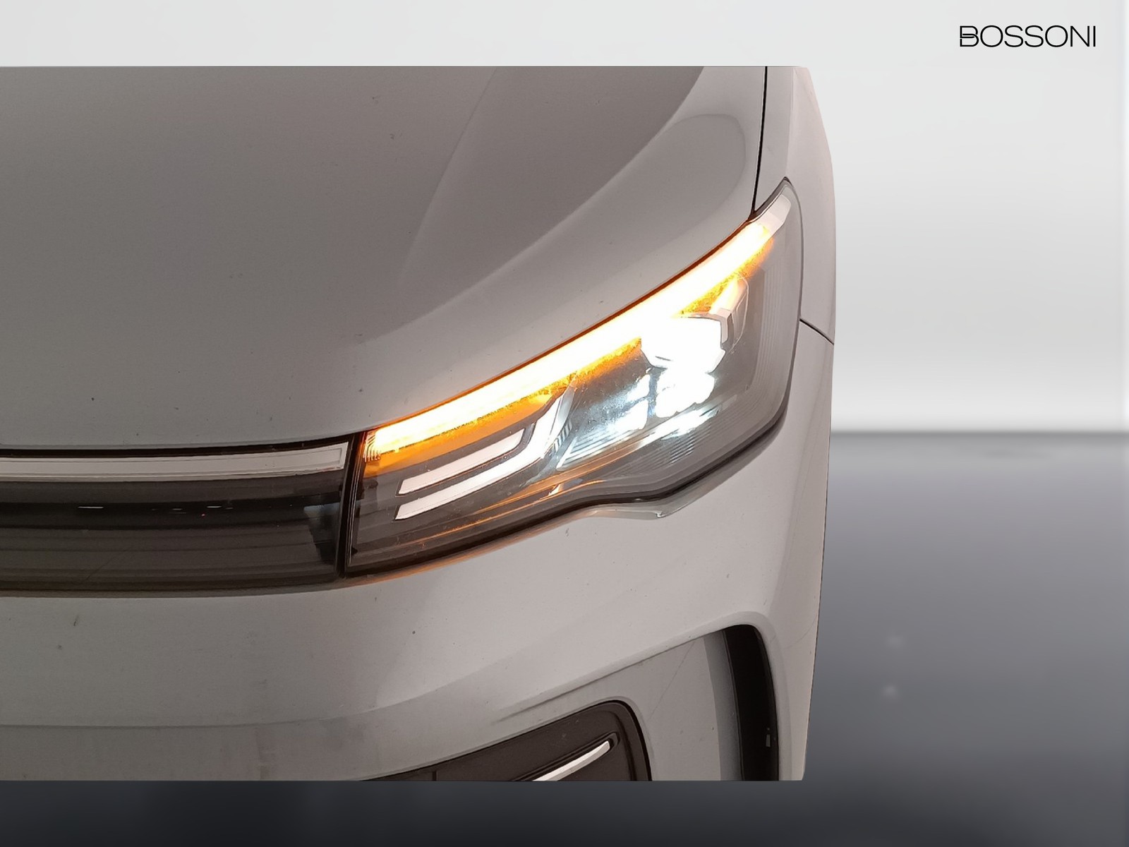 39 - Volkswagen Tiguan 2.0 tdi scr 150cv life dsg