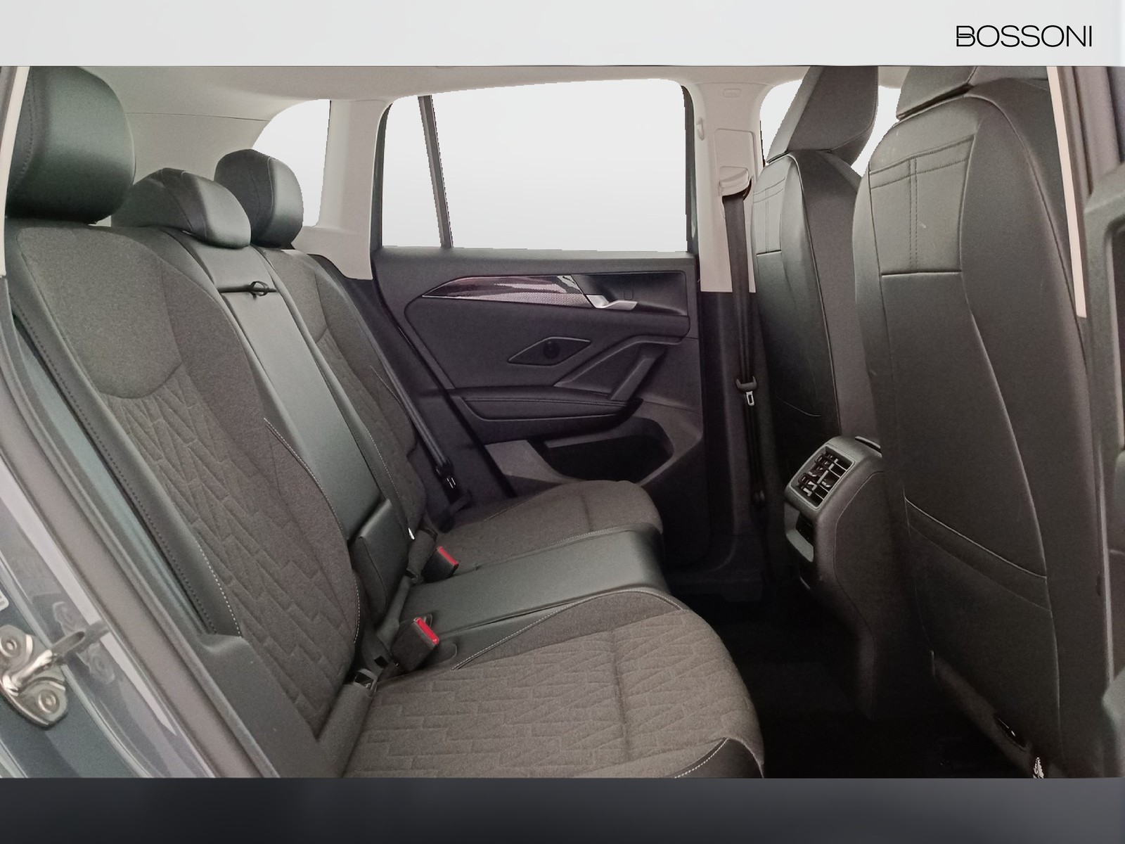 9 - Volkswagen Tiguan 2.0 tdi scr 150cv life dsg