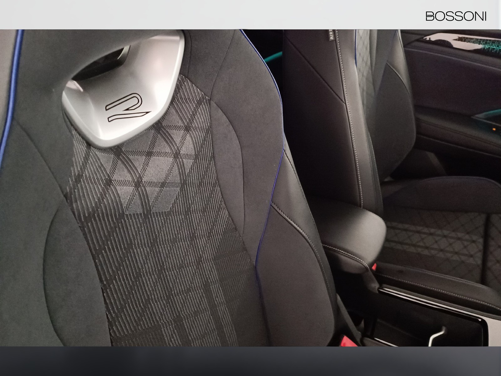 33 - Volkswagen Tiguan 2.0 tdi scr 150cv r-line dsg