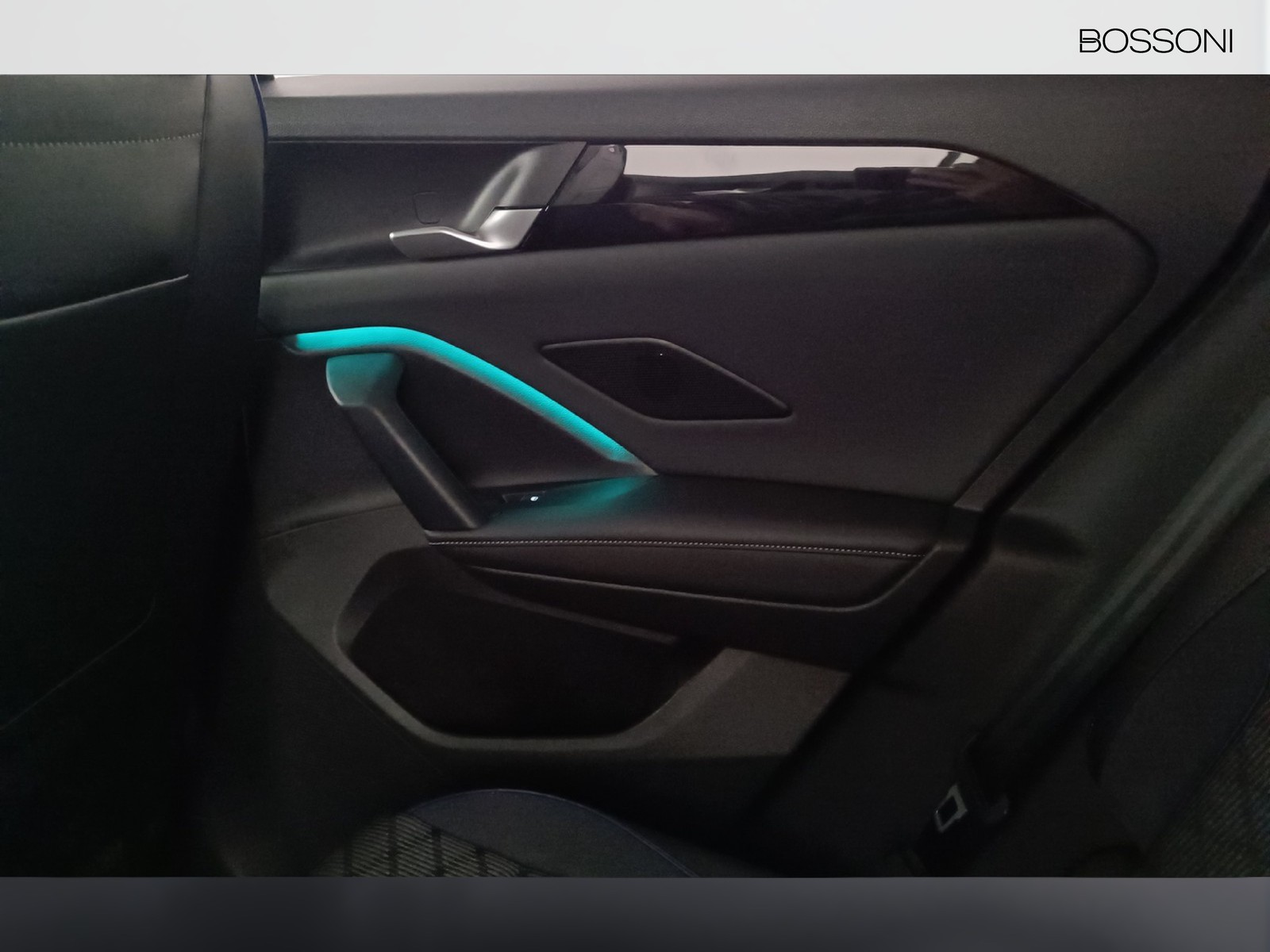 38 - Volkswagen Tiguan 2.0 tdi scr 150cv r-line dsg