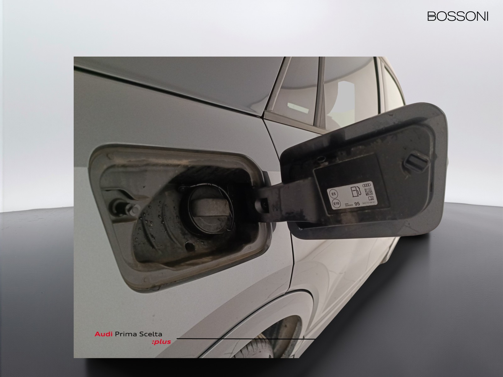 33 - Audi Q2 35 1.5 tfsi s line edition s tronic