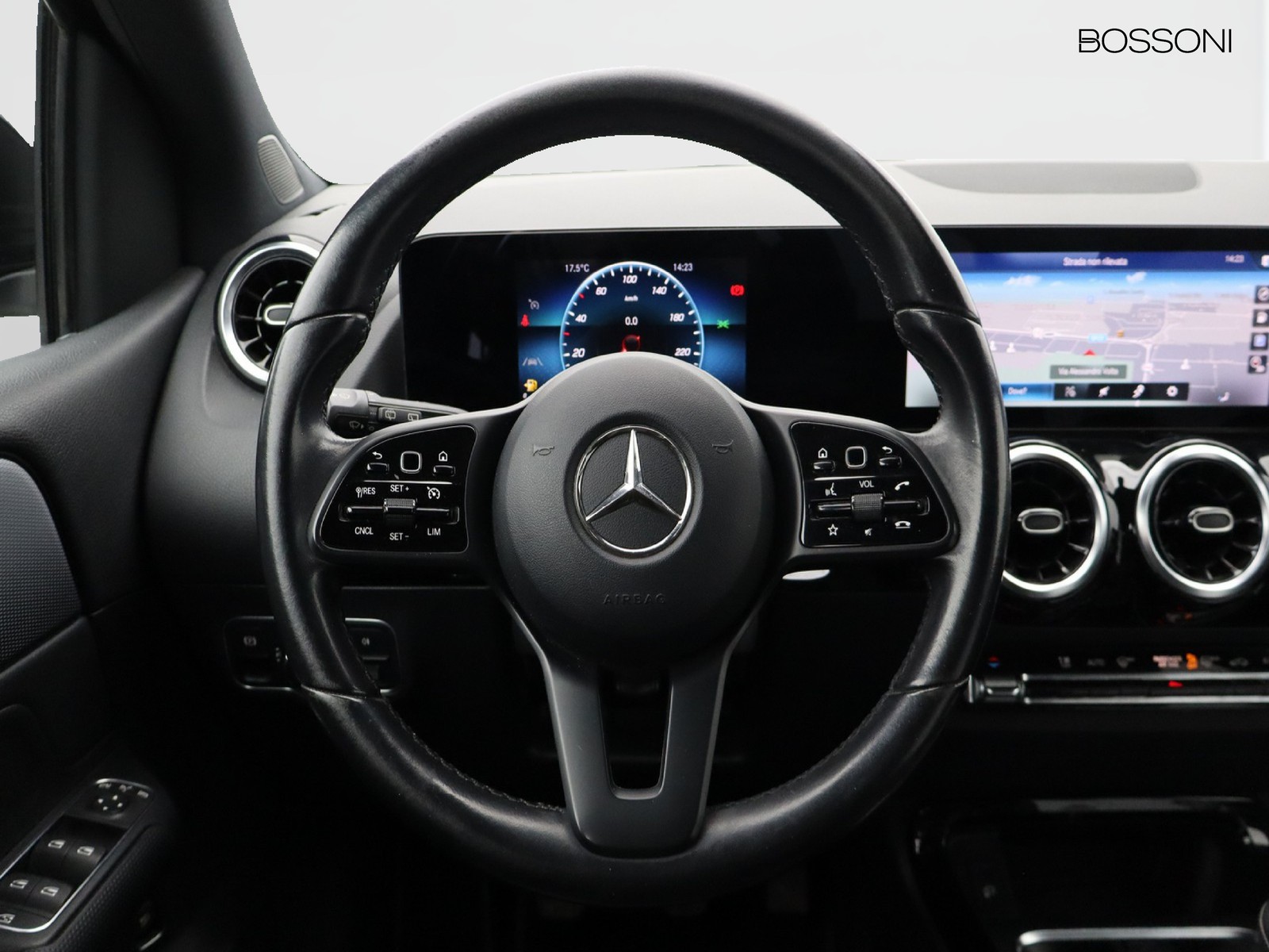 17 - Mercedes Classe B 160 business extra