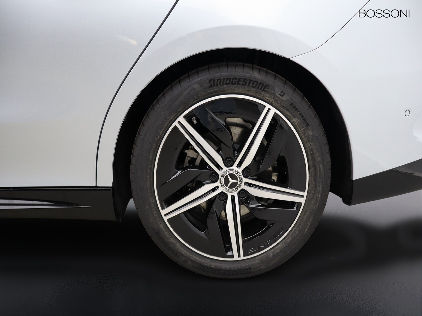 4 - Mercedes CLA 200 advanced plus 4matic auto